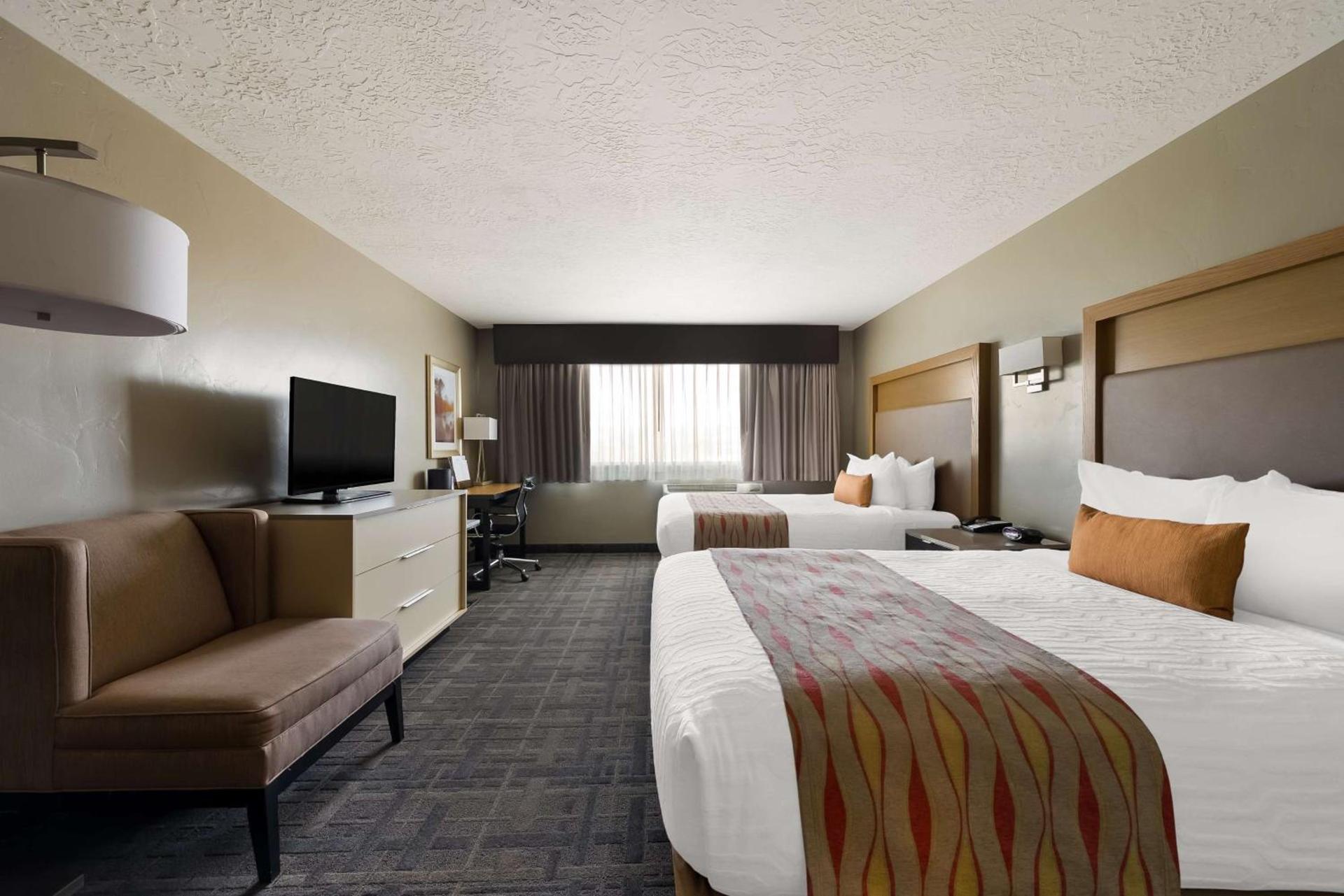 Best Western Plus Landmark Hotel photo 2