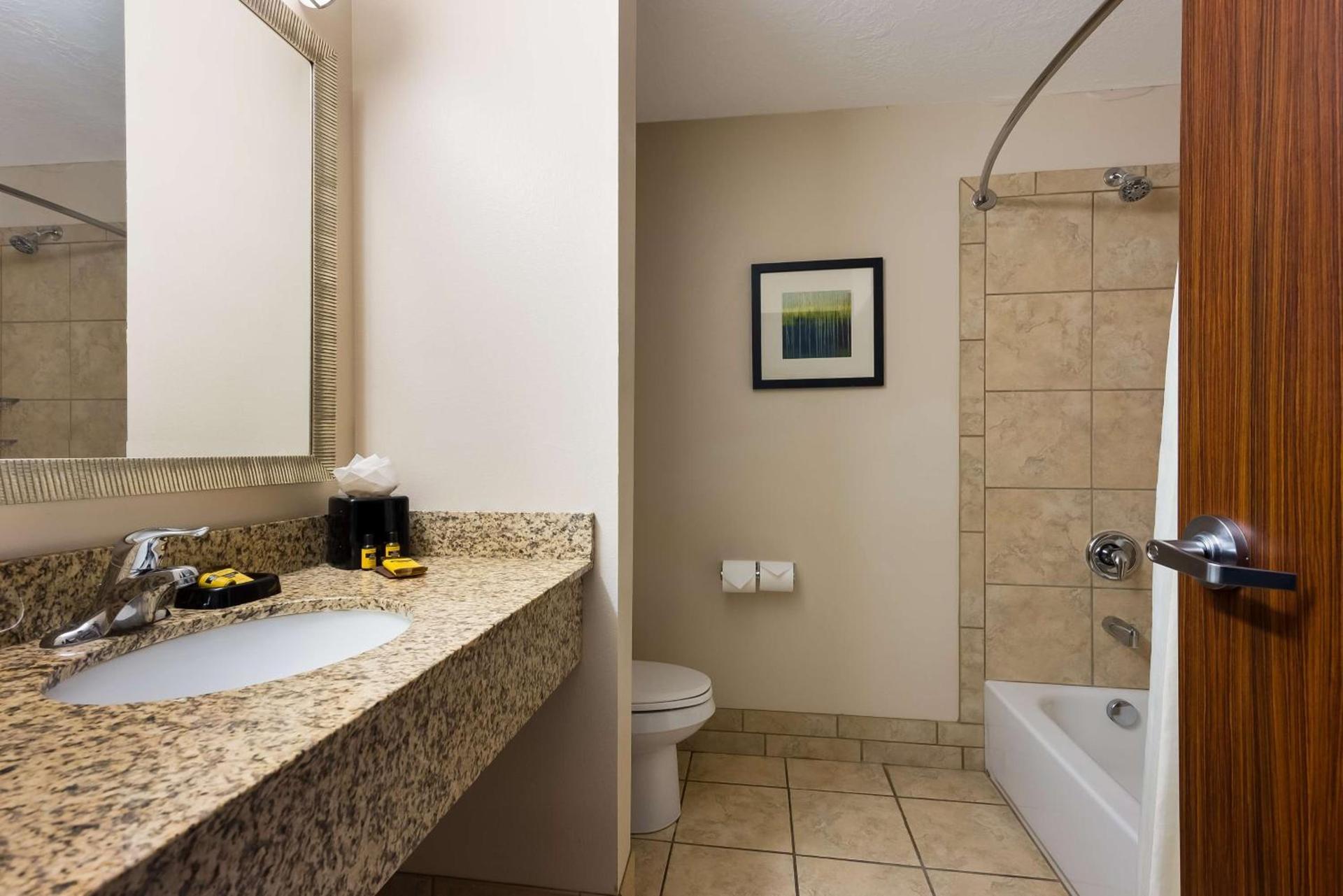 Best Western Plus Landmark Hotel photo 39