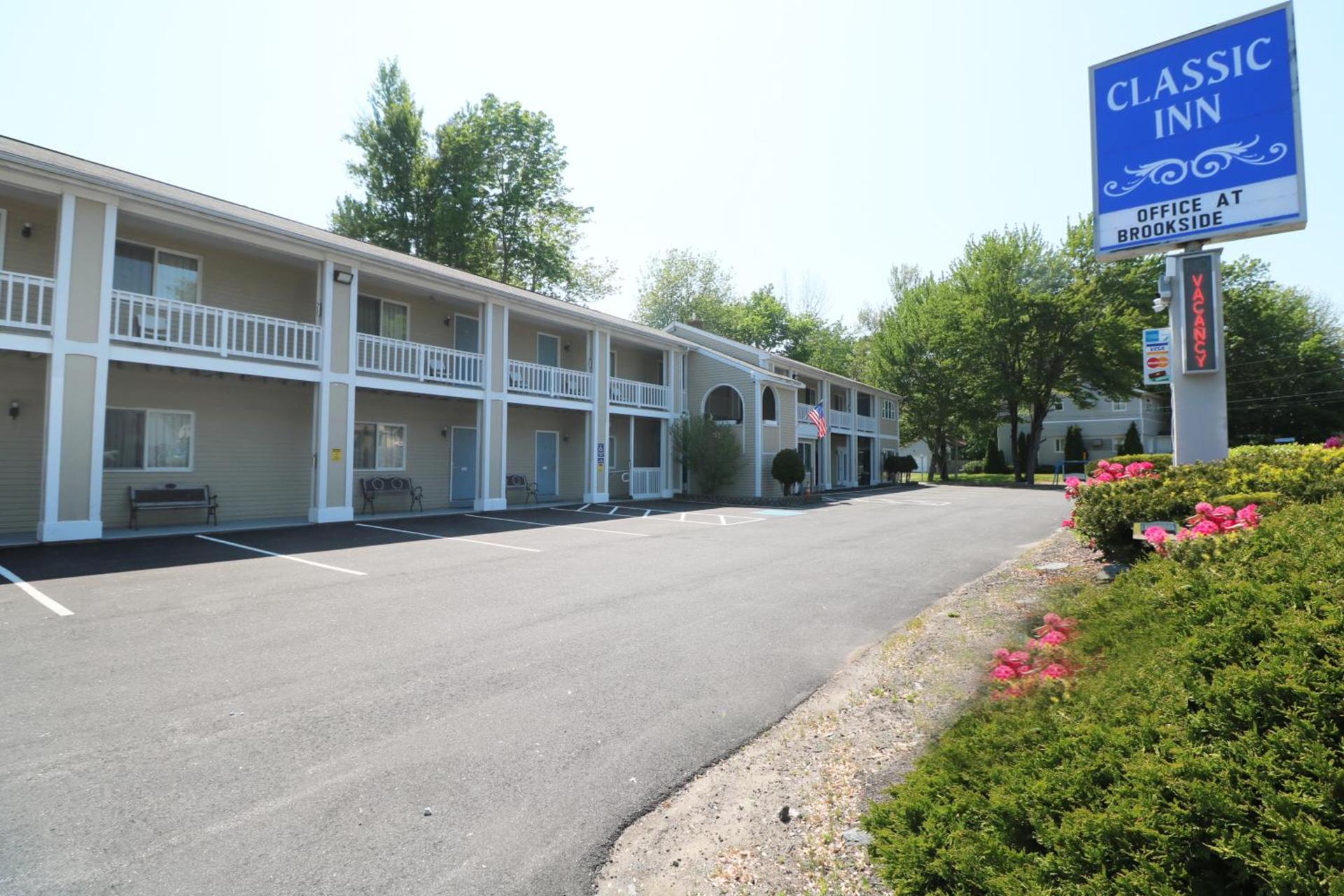 Classic Inn photo 2