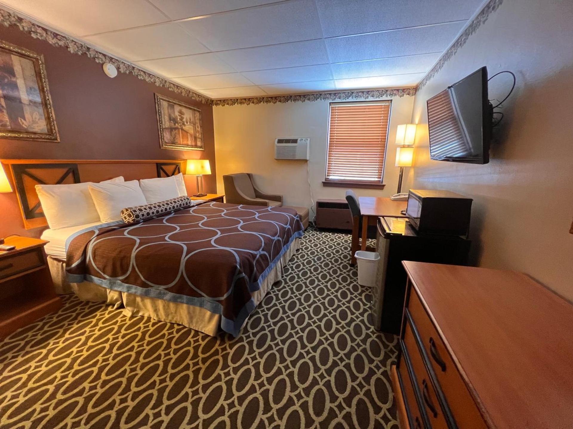 Budget Inn Marinette photo 9