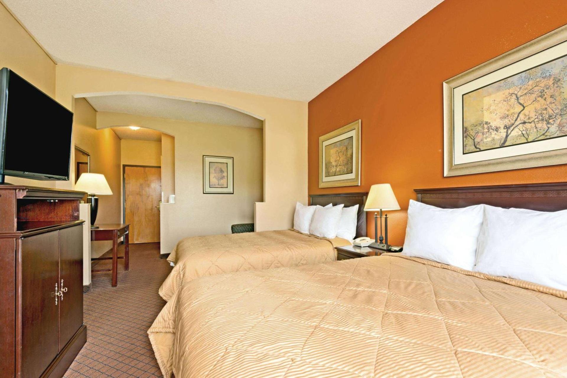 Days Inn by Wyndham Coliseum Montgomery AL photo 6