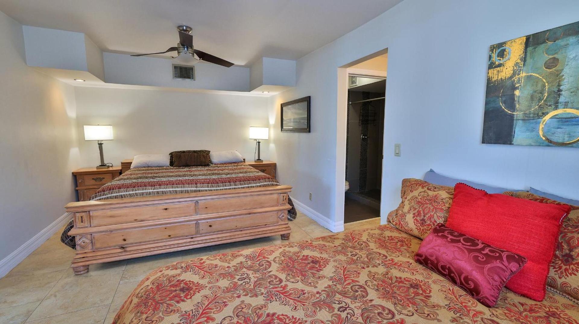 Driftwood Beach Motel photo 37