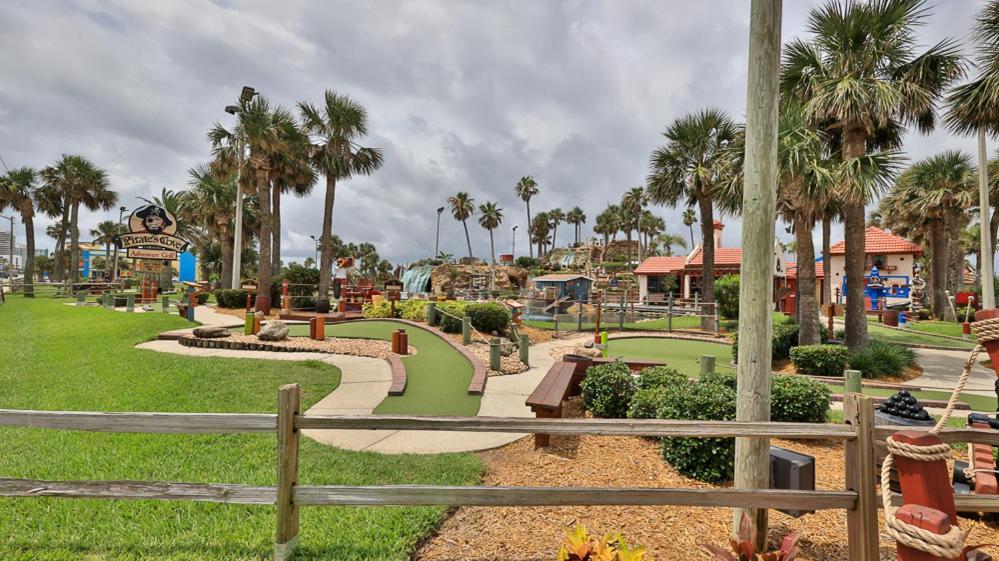 Driftwood Beach Motel photo 40
