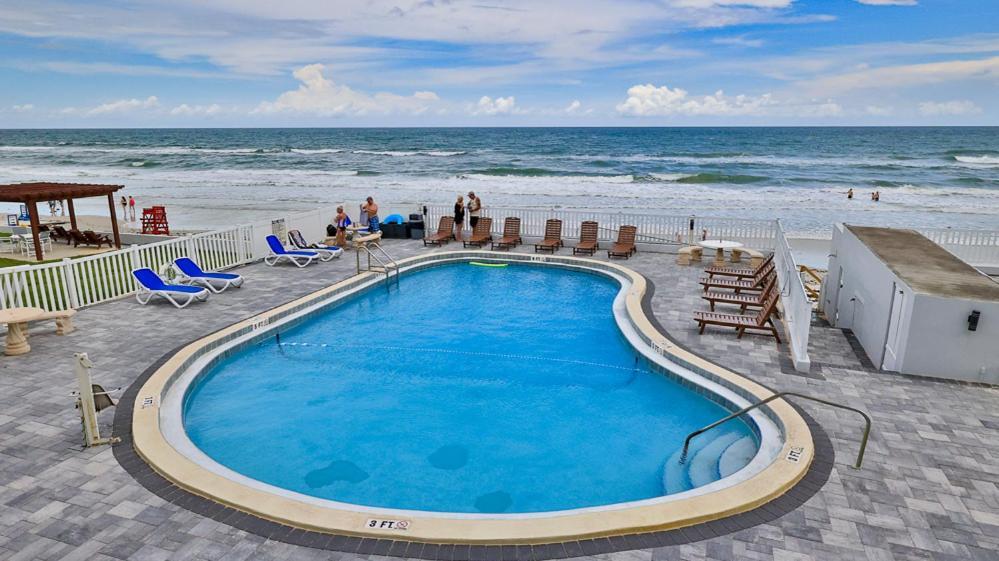 Driftwood Beach Motel photo 38
