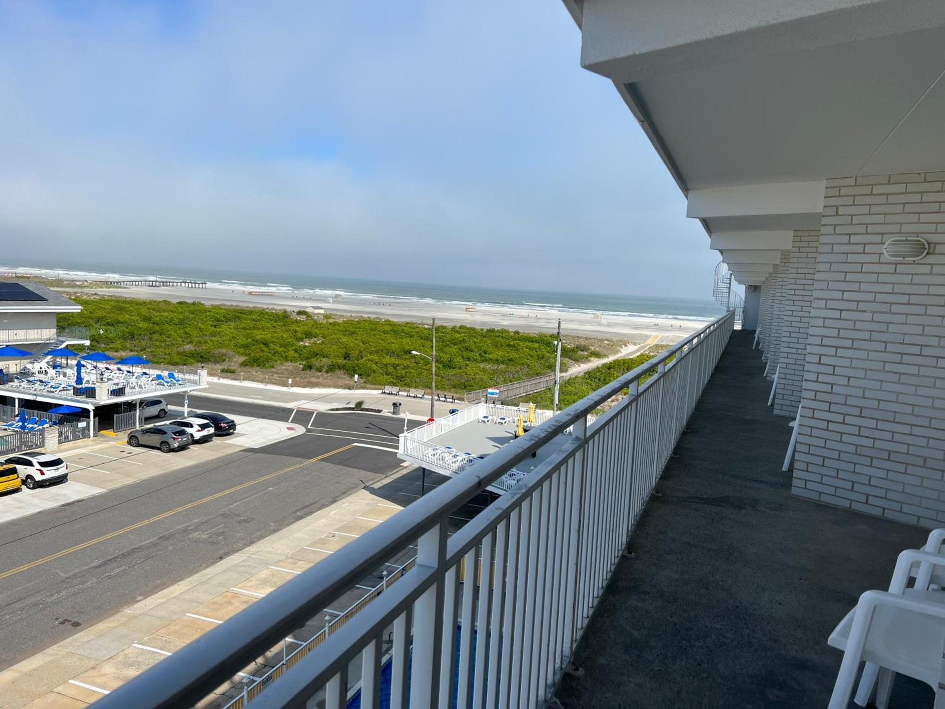 Nassau Inn Beachfront photo 7