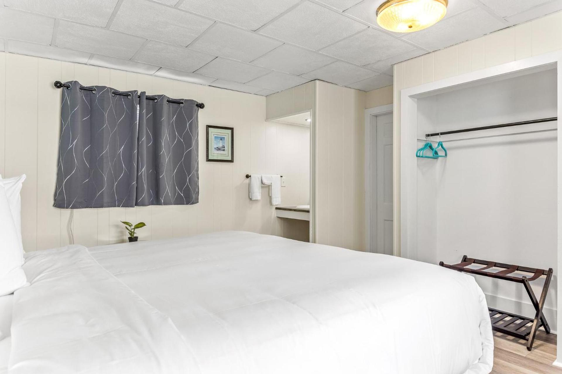 The Crest - Hampton Beach photo 43