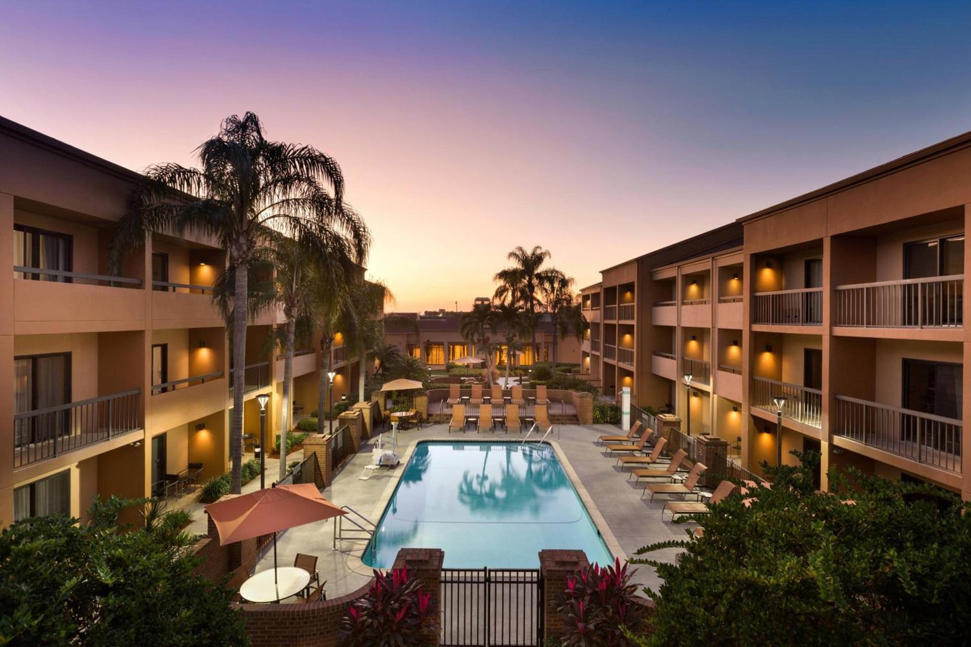 Courtyard by Marriott Fort Myers Cape Coral photo 2