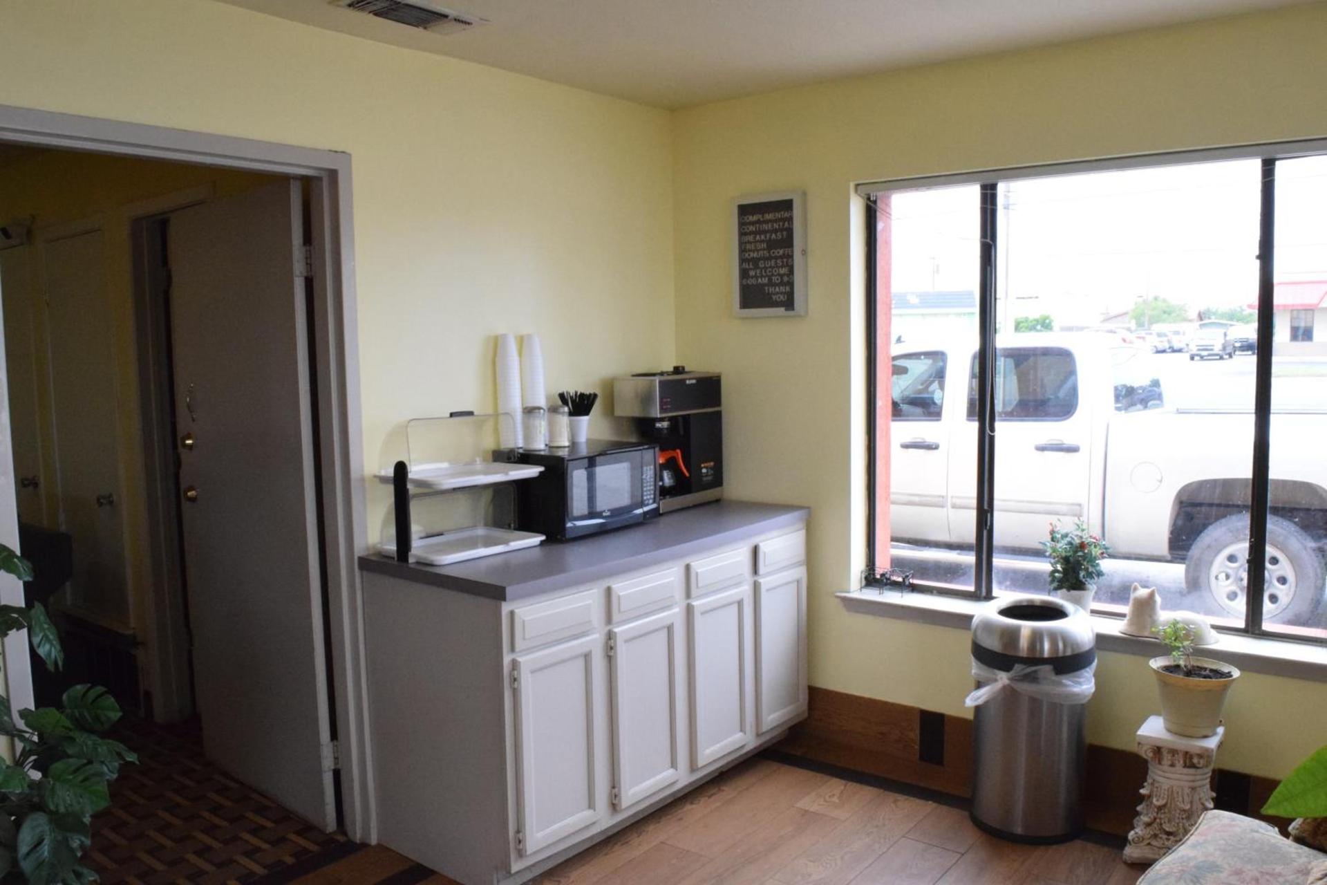 Delux Inn photo 10