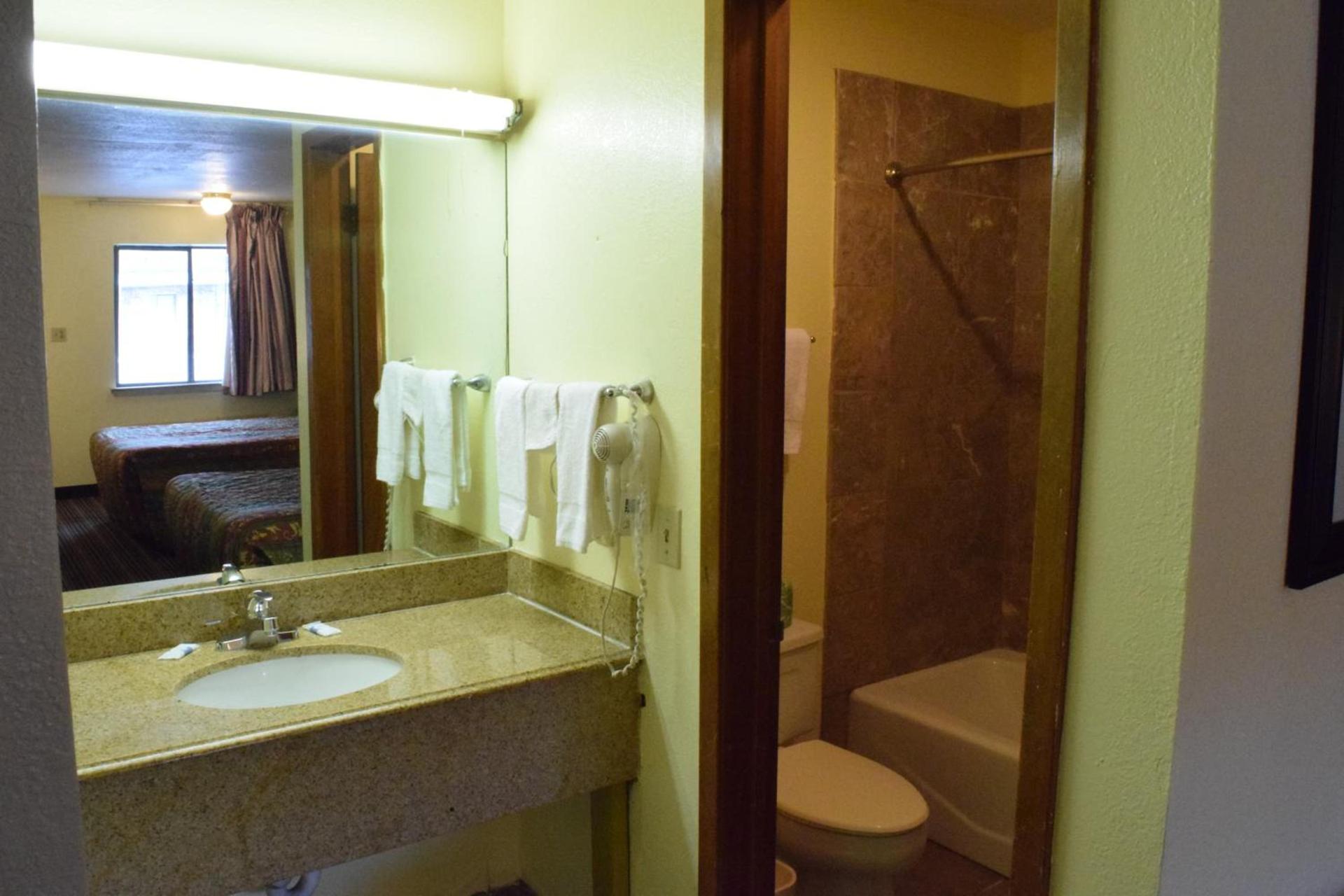 Executive Inn Odessa photo 38