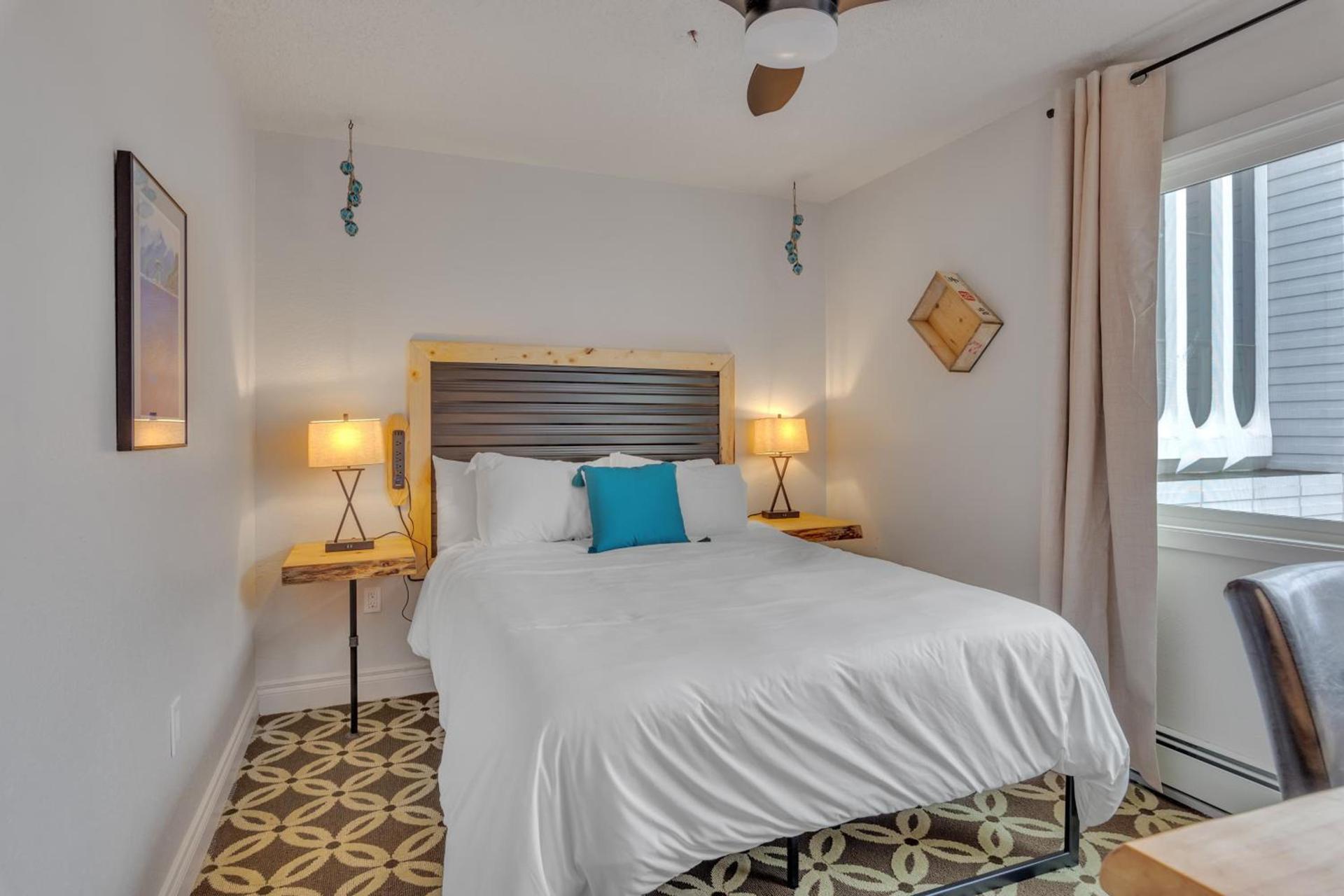 Highliner Hotel - Queen Suites photo 21