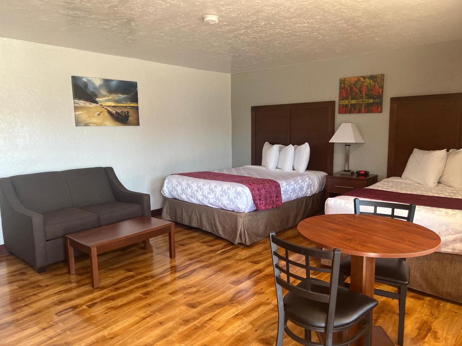 Red Carpet Inn Medford photo 14