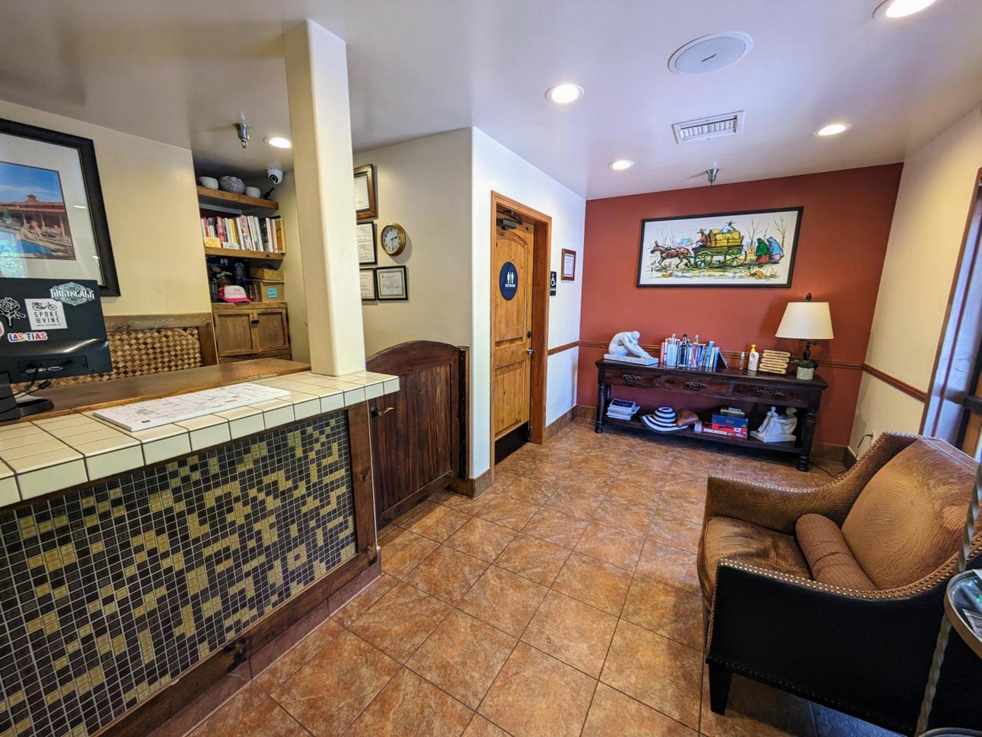 Los Arboles Hotel photo 6
