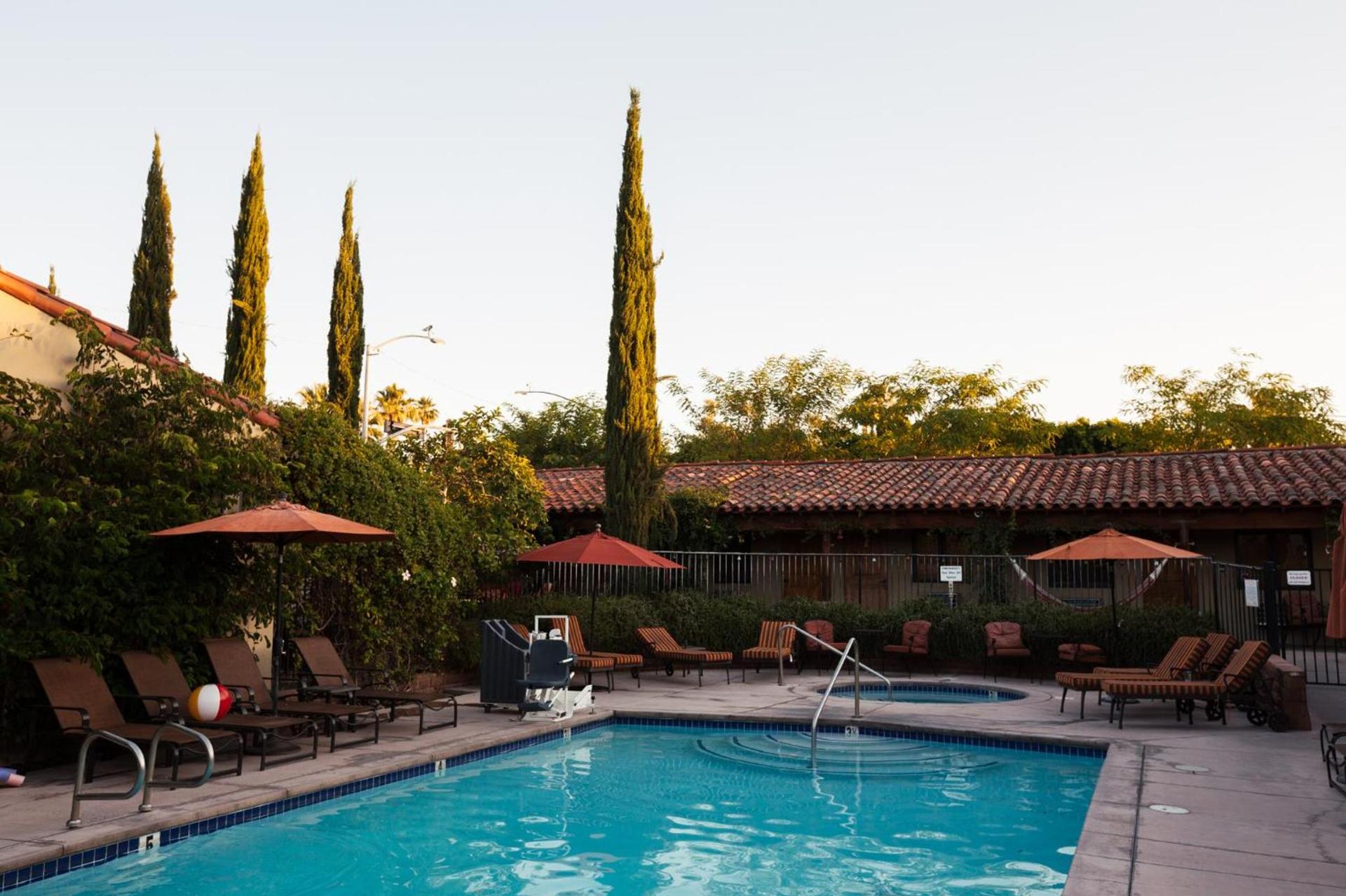 Los Arboles Hotel photo 3