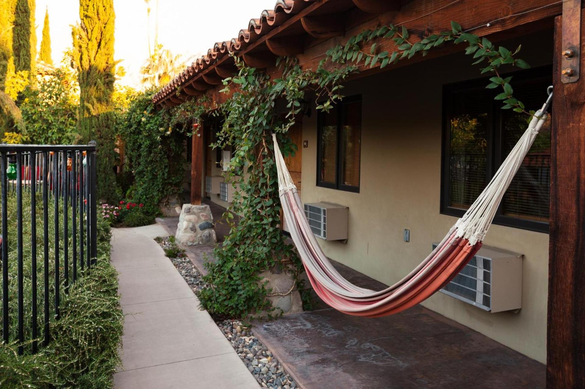 Los Arboles Hotel photo 31