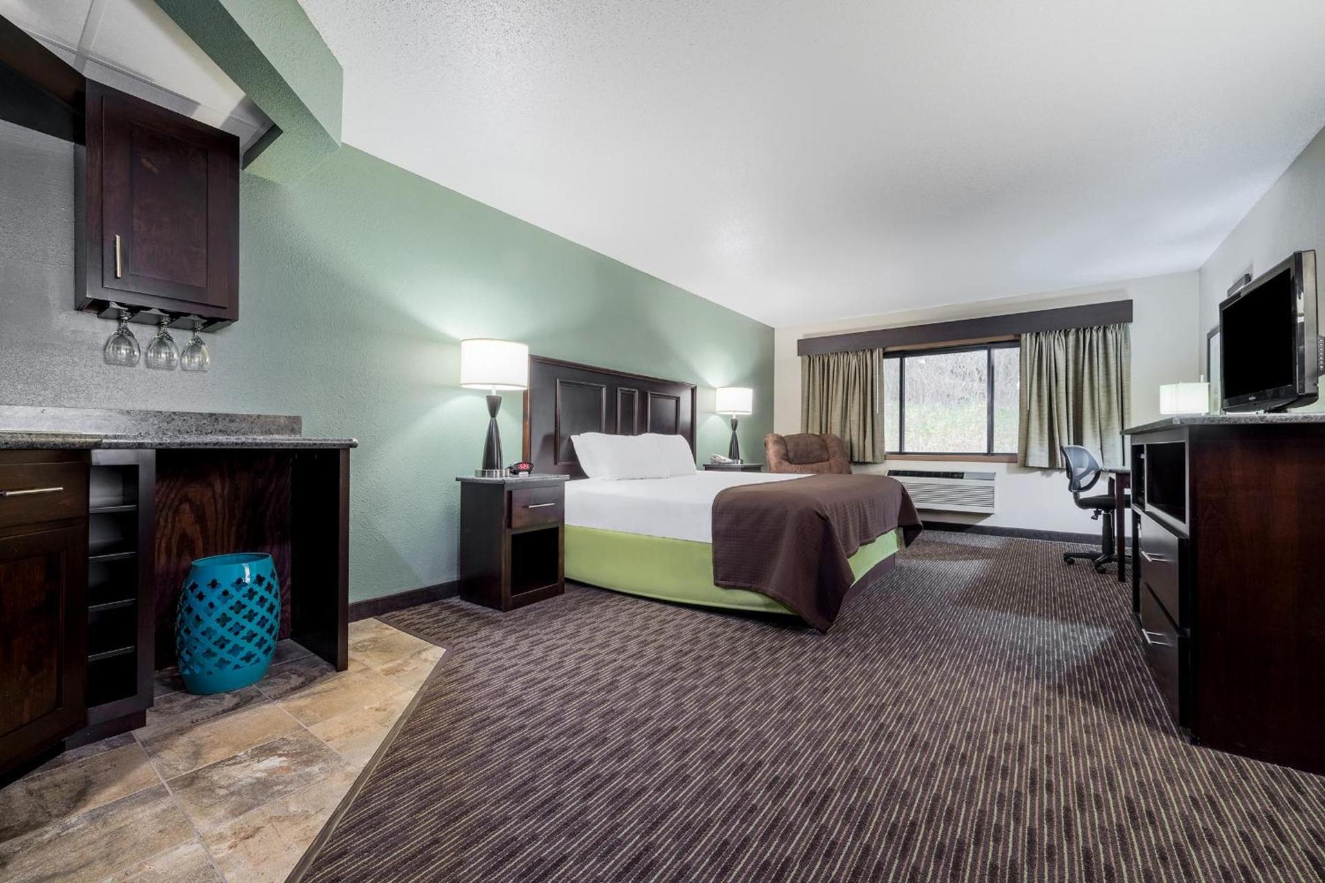 AmericInn by Wyndham West Salem photo 3
