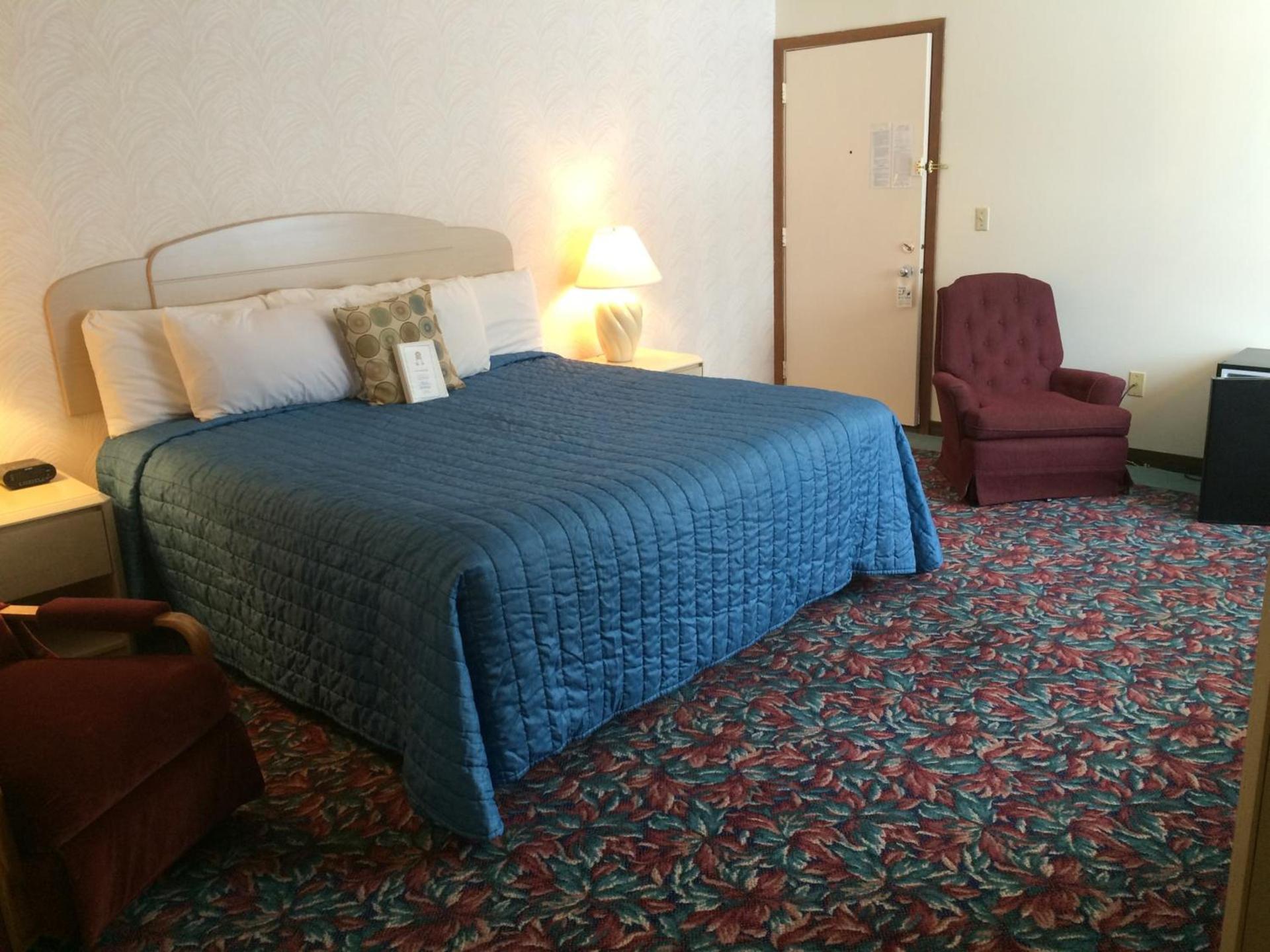 Cedar Motor Inn photo 80