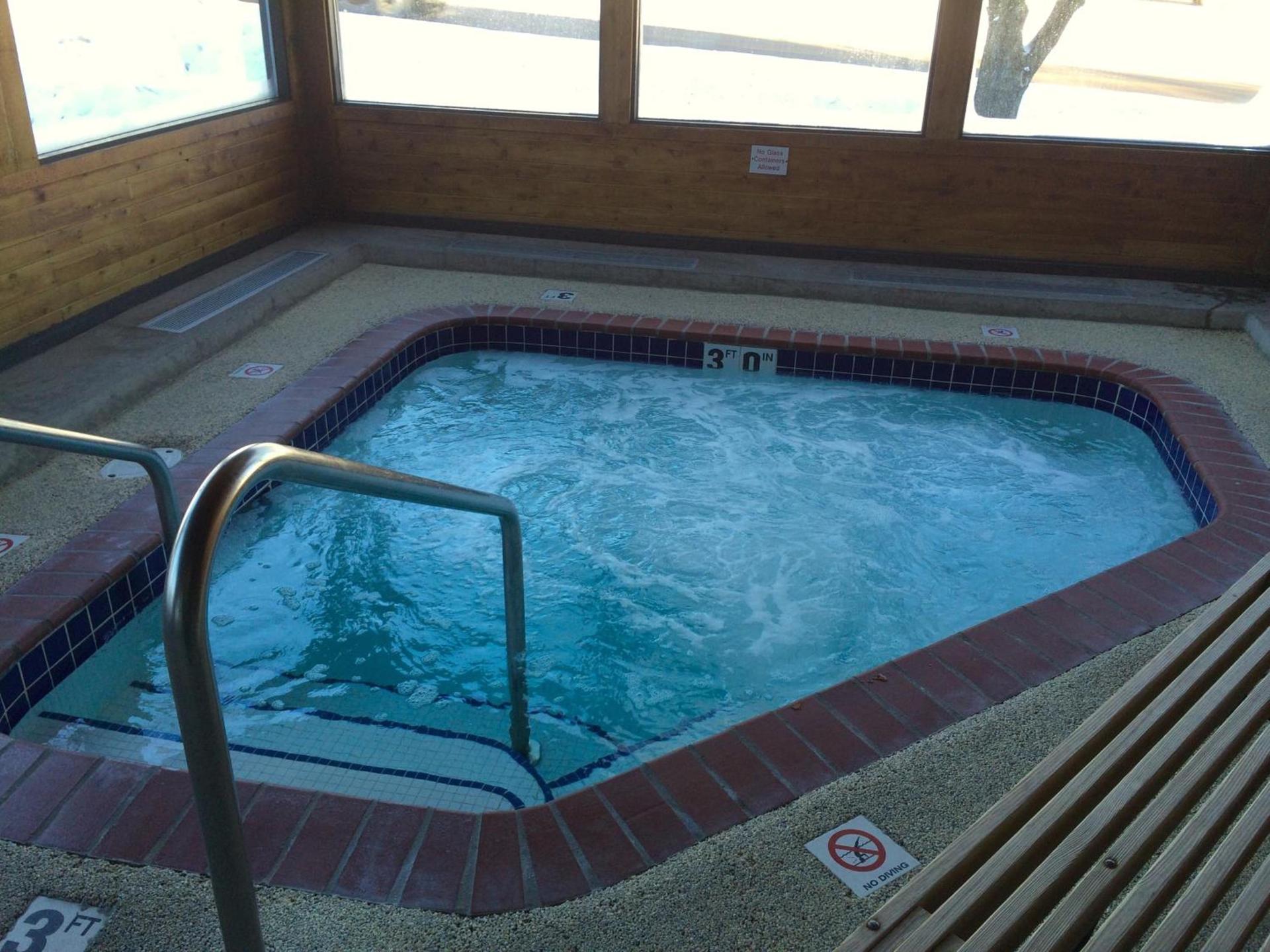 Cedar Motor Inn photo 68