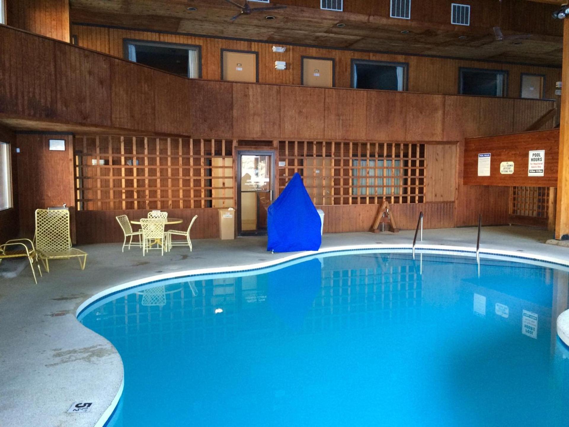 Cedar Motor Inn photo 3