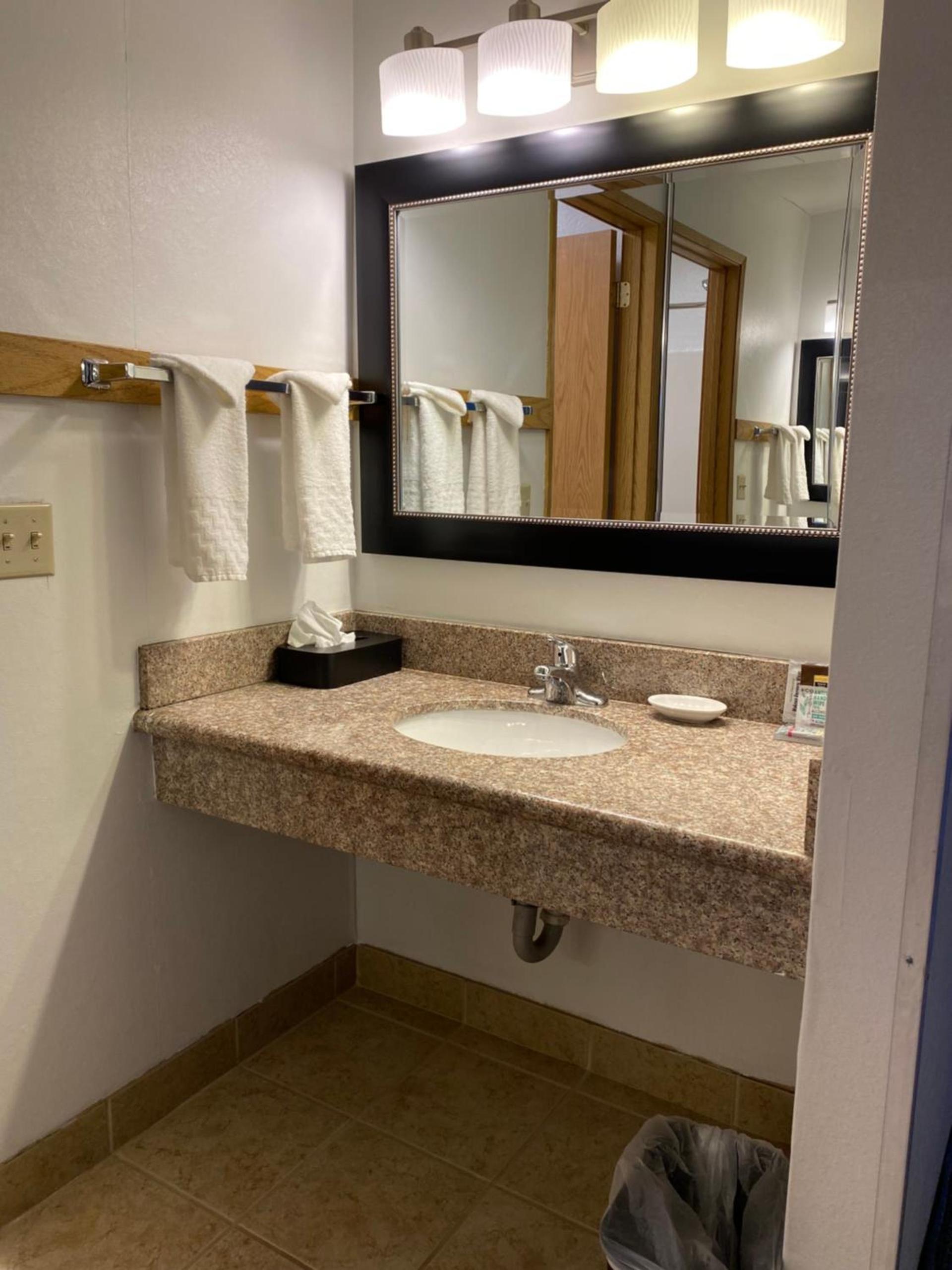 Wingate by Wyndham Mount Vernon photo 13