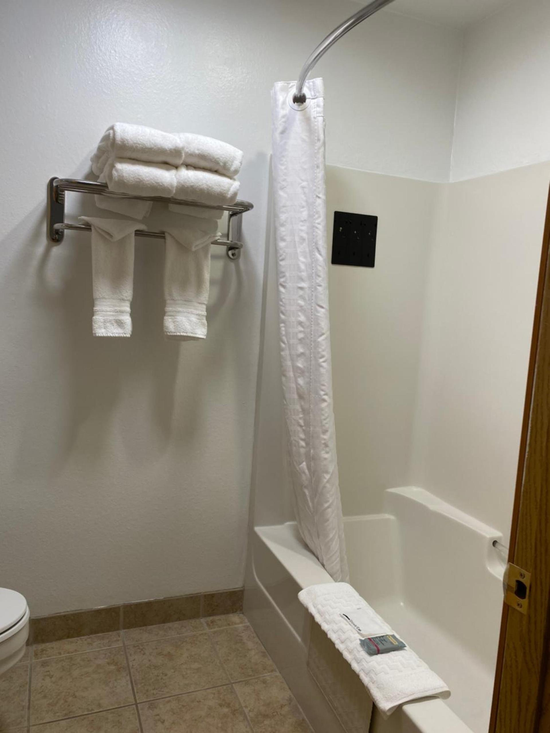 Wingate by Wyndham Mount Vernon photo 14