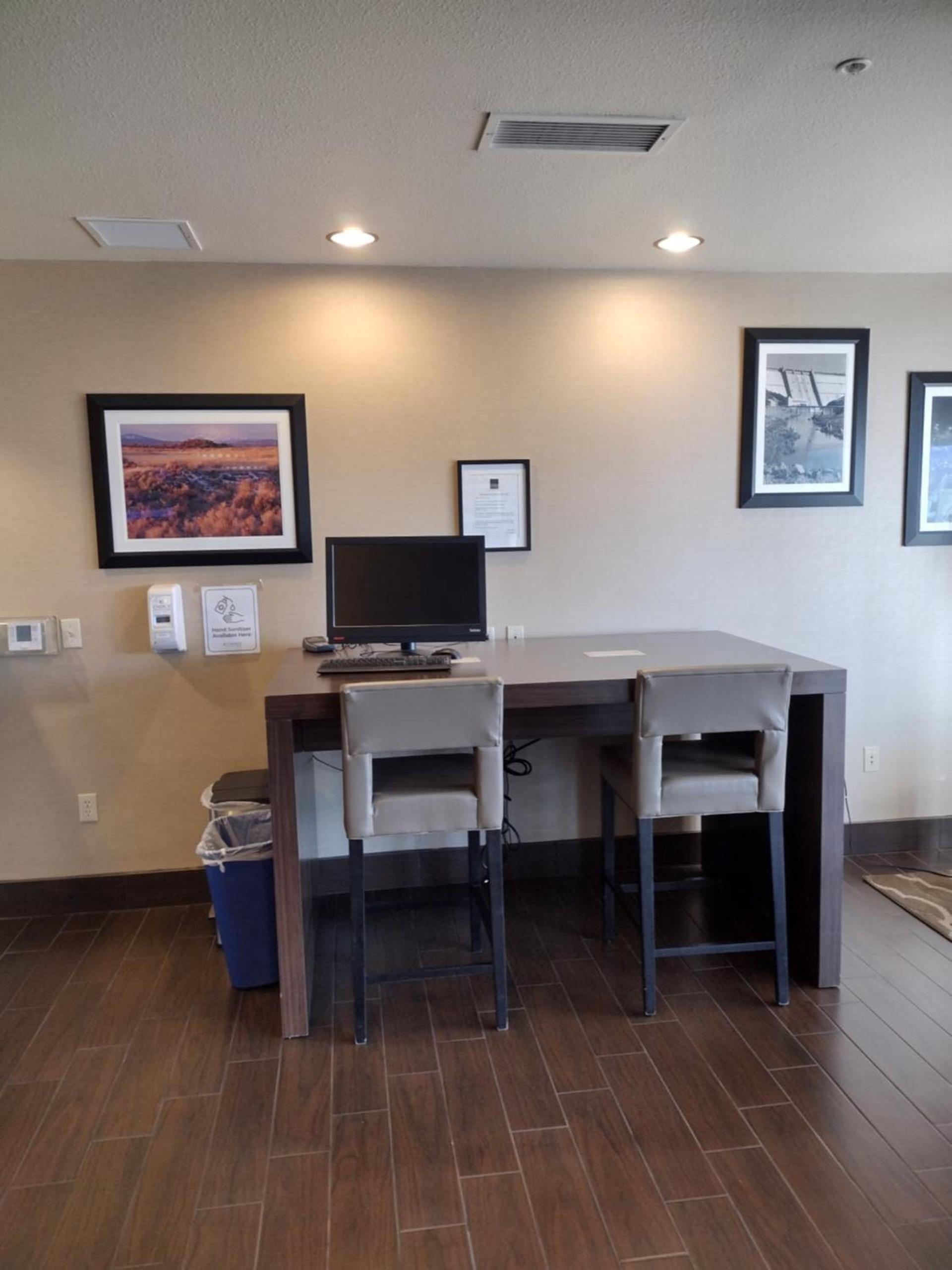 Comfort Suites Redding - Shasta Lake photo 58