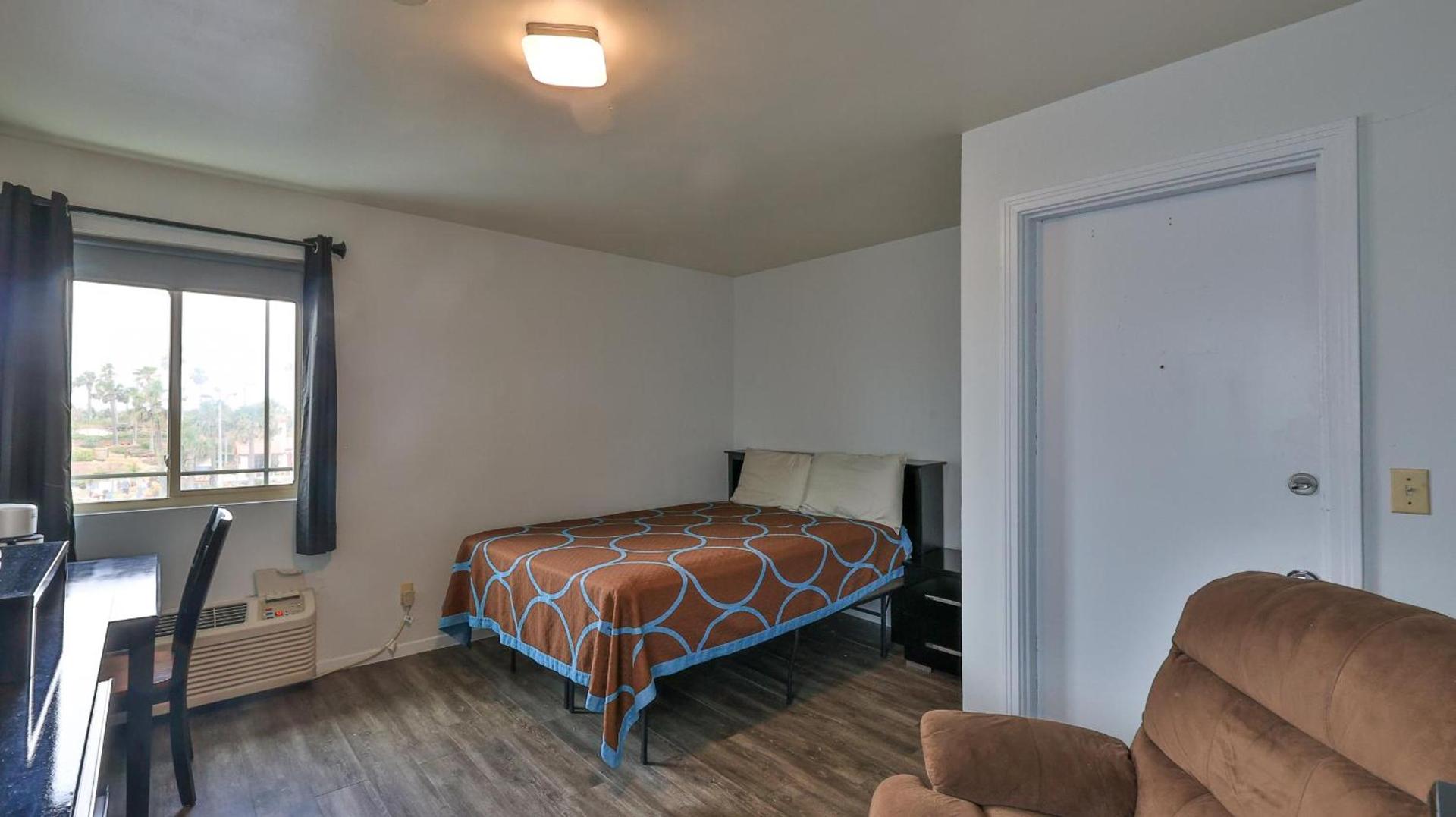 Driftwood Beach Motel photo 47