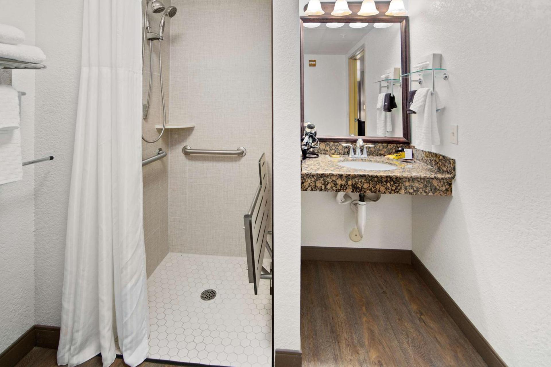 Best Western Plus McCall Lodge and Suites photo 42