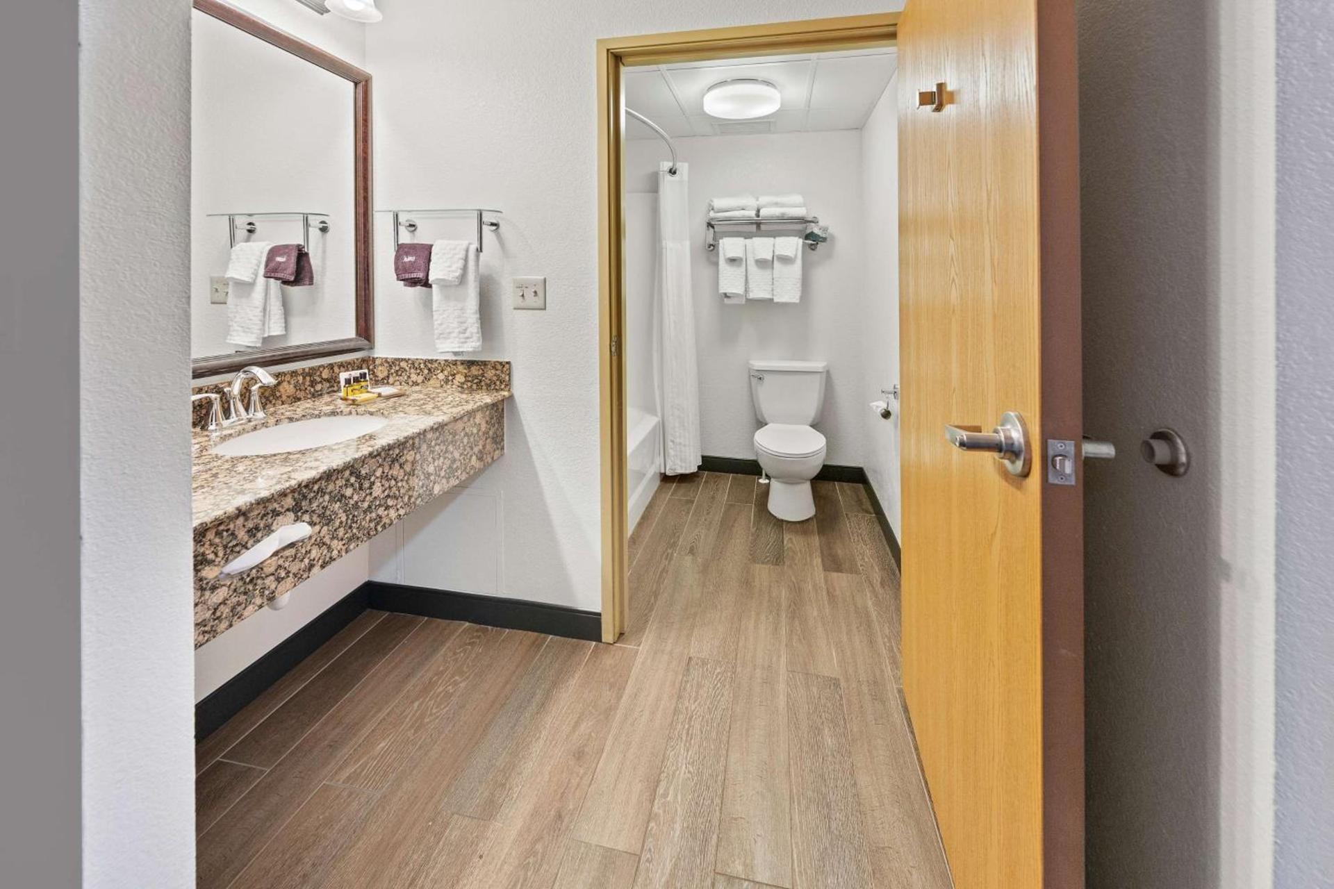 Best Western Plus McCall Lodge and Suites photo 43