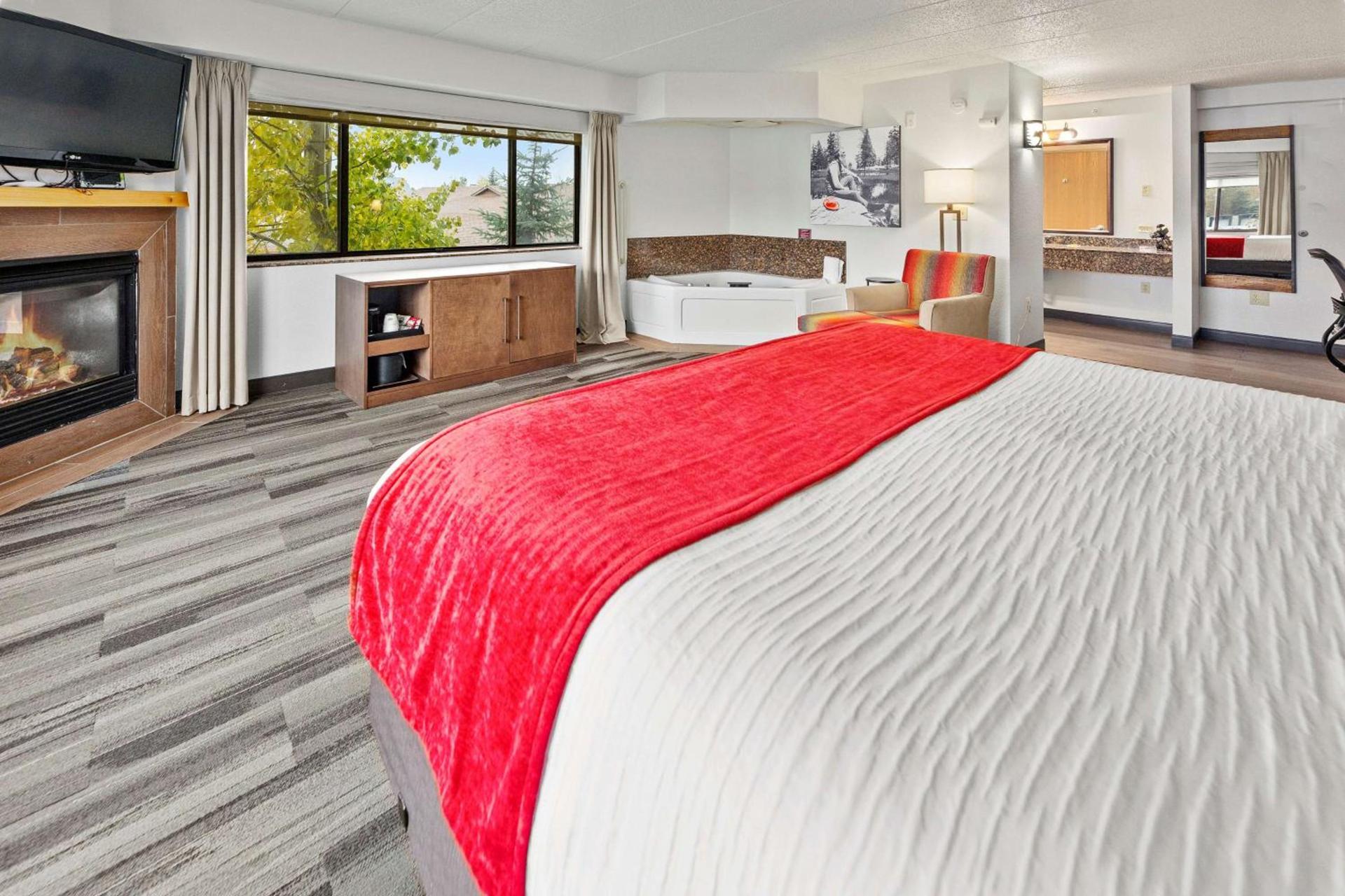Best Western Plus McCall Lodge and Suites photo 8