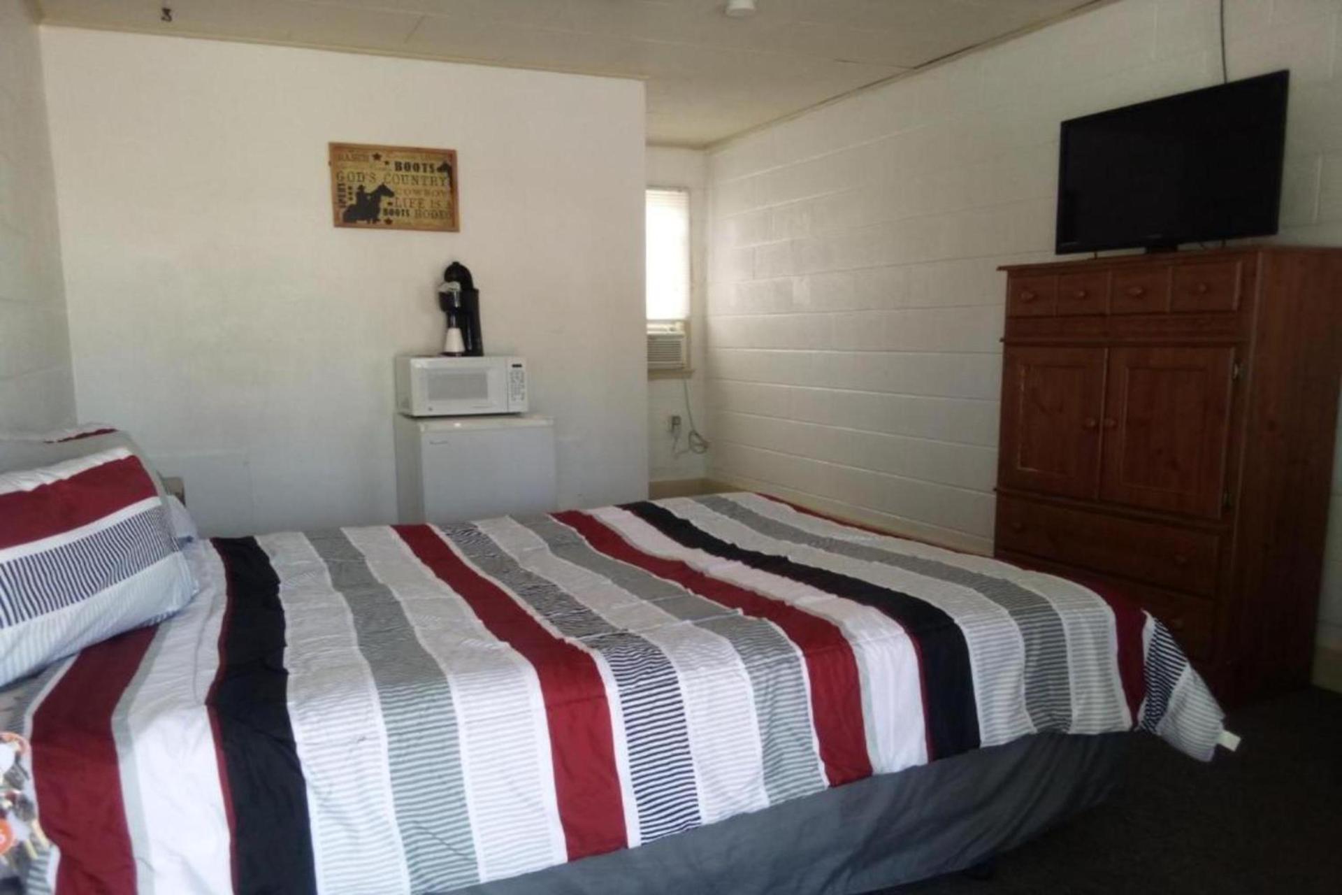 Love Hotels Murdo by OYO on Interstate 90 photo 6