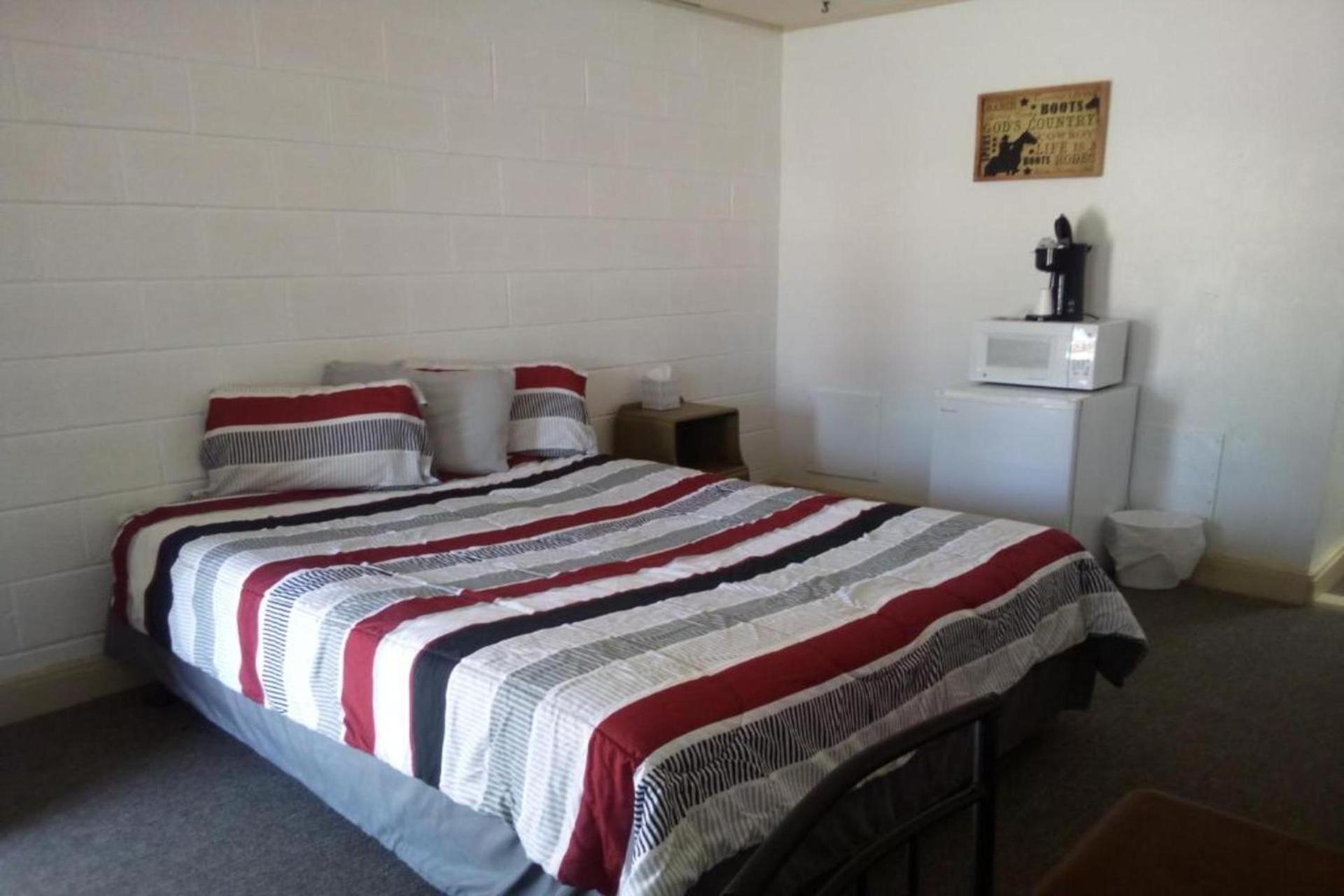 Love Hotels Murdo by OYO on Interstate 90 photo 5