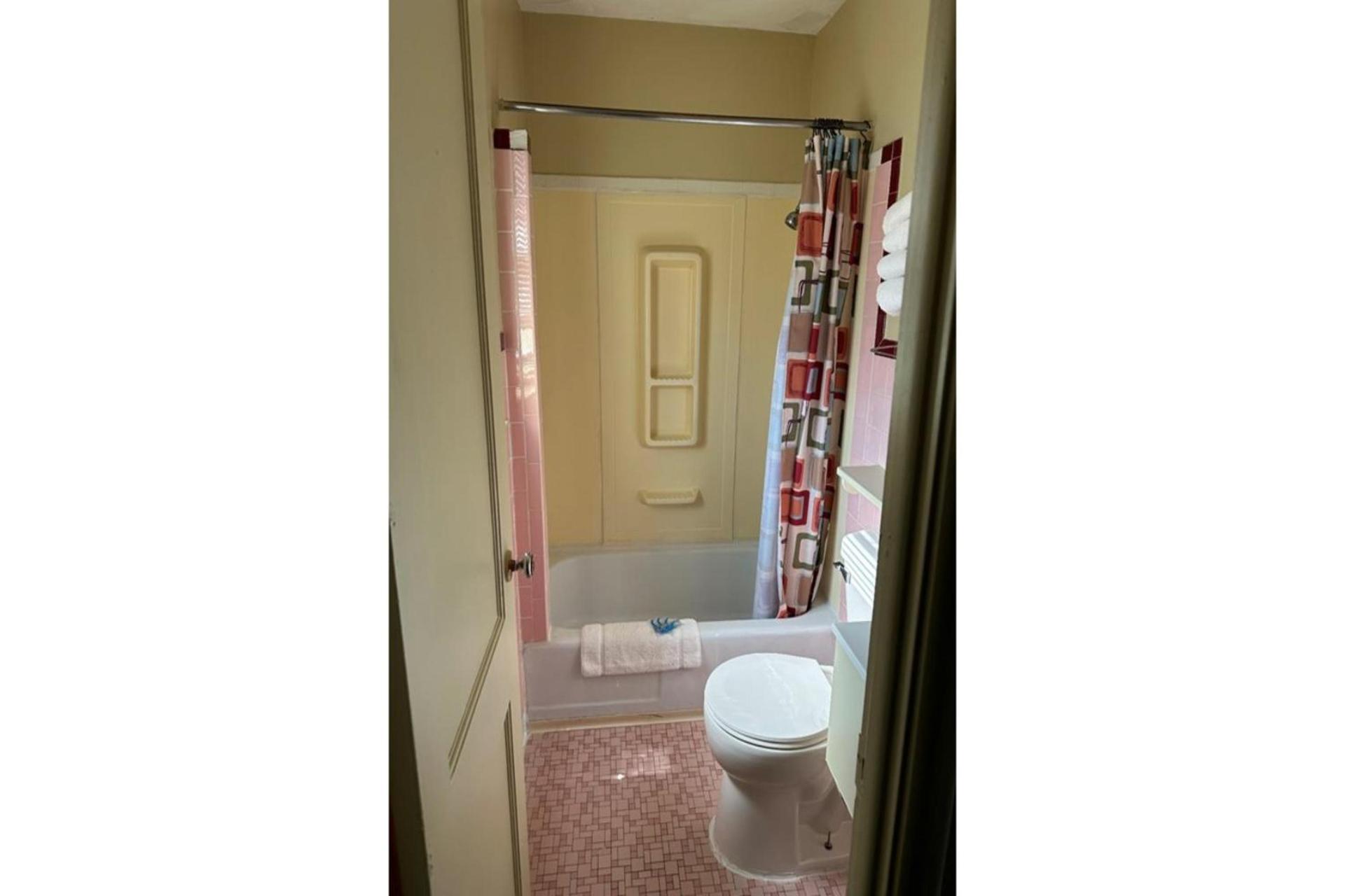 Love Hotels Murdo by OYO on Interstate 90 photo 12