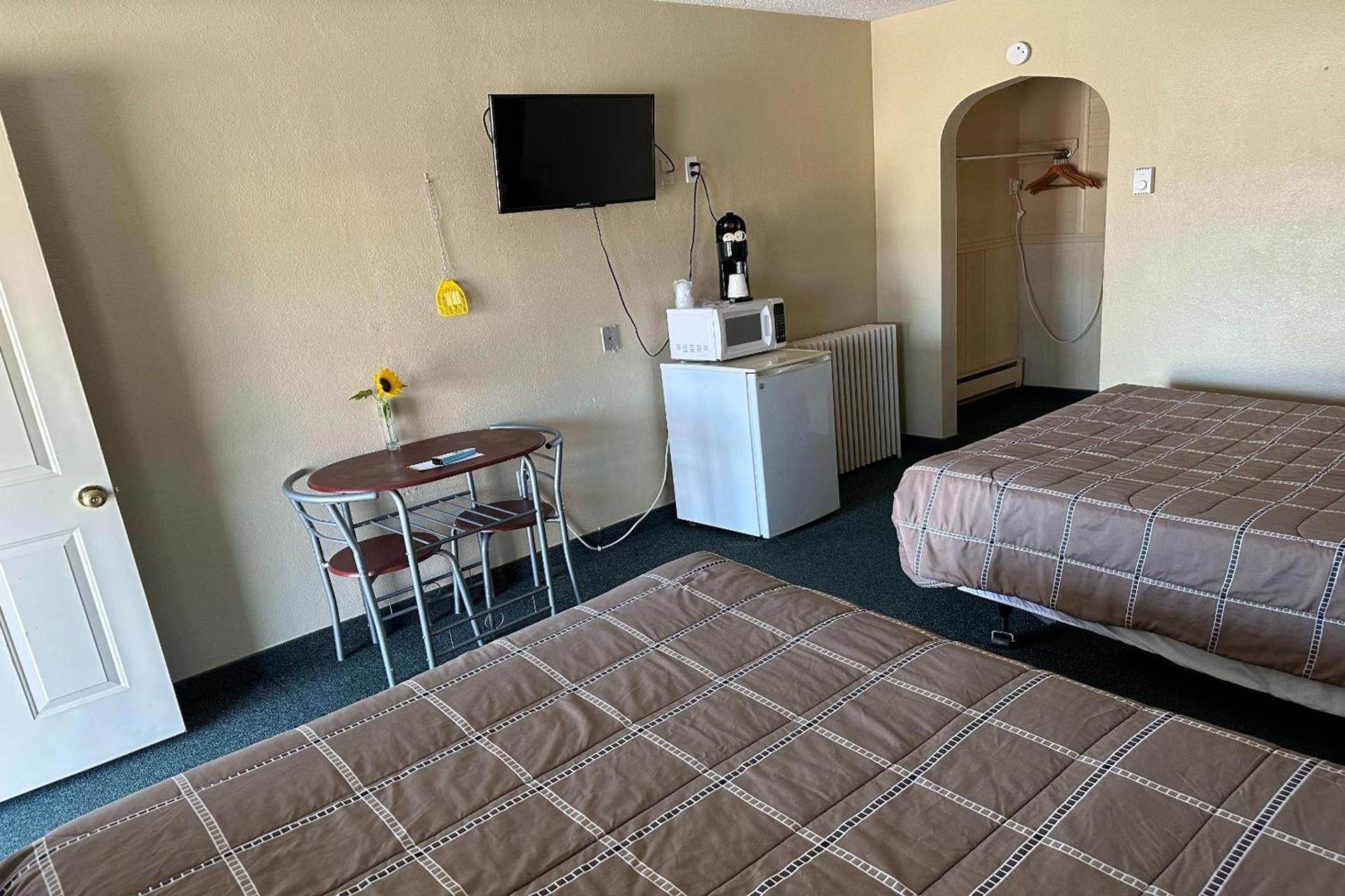 Love Hotels Murdo by OYO on Interstate 90 photo 14