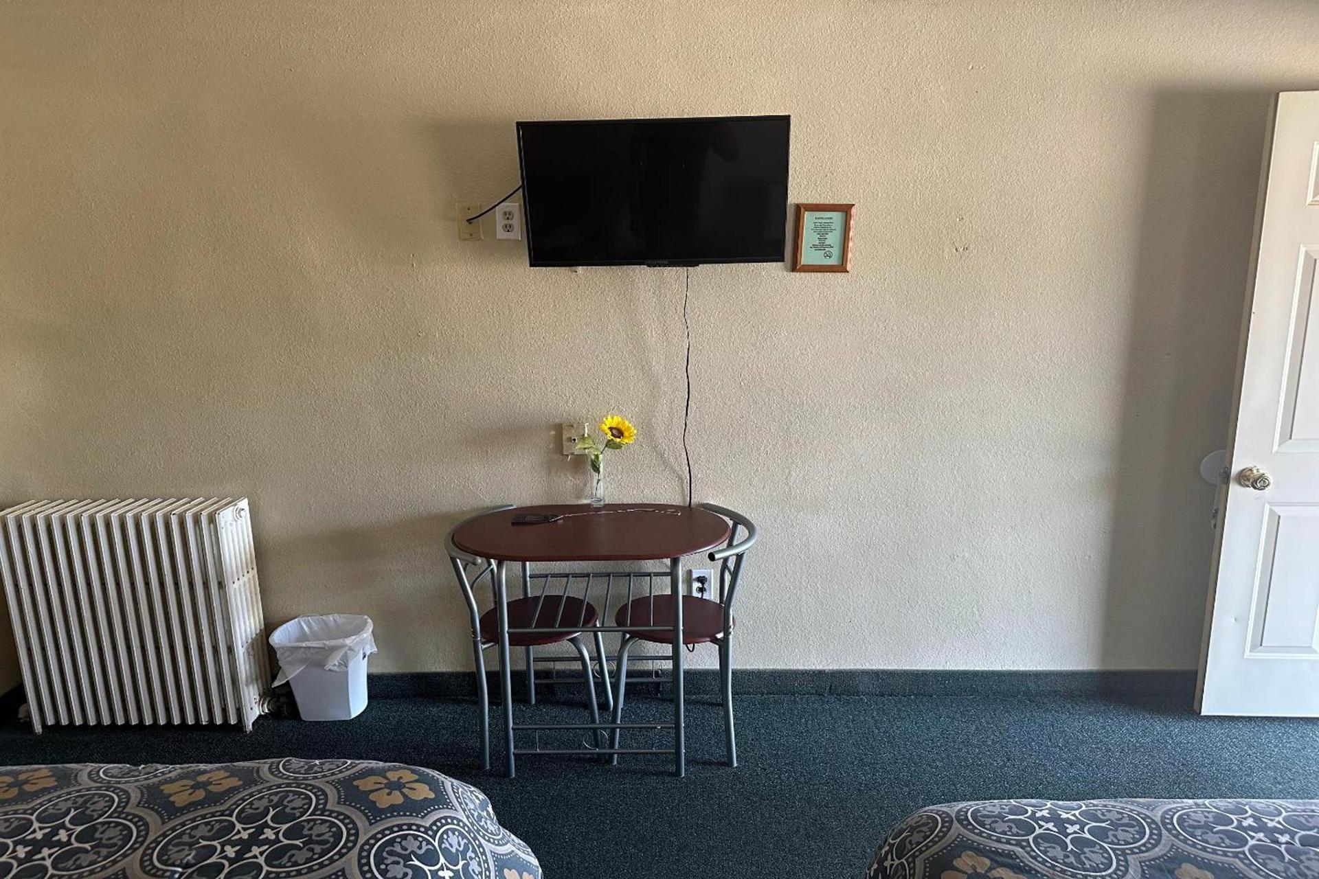 Love Hotels Murdo by OYO on Interstate 90 photo 13