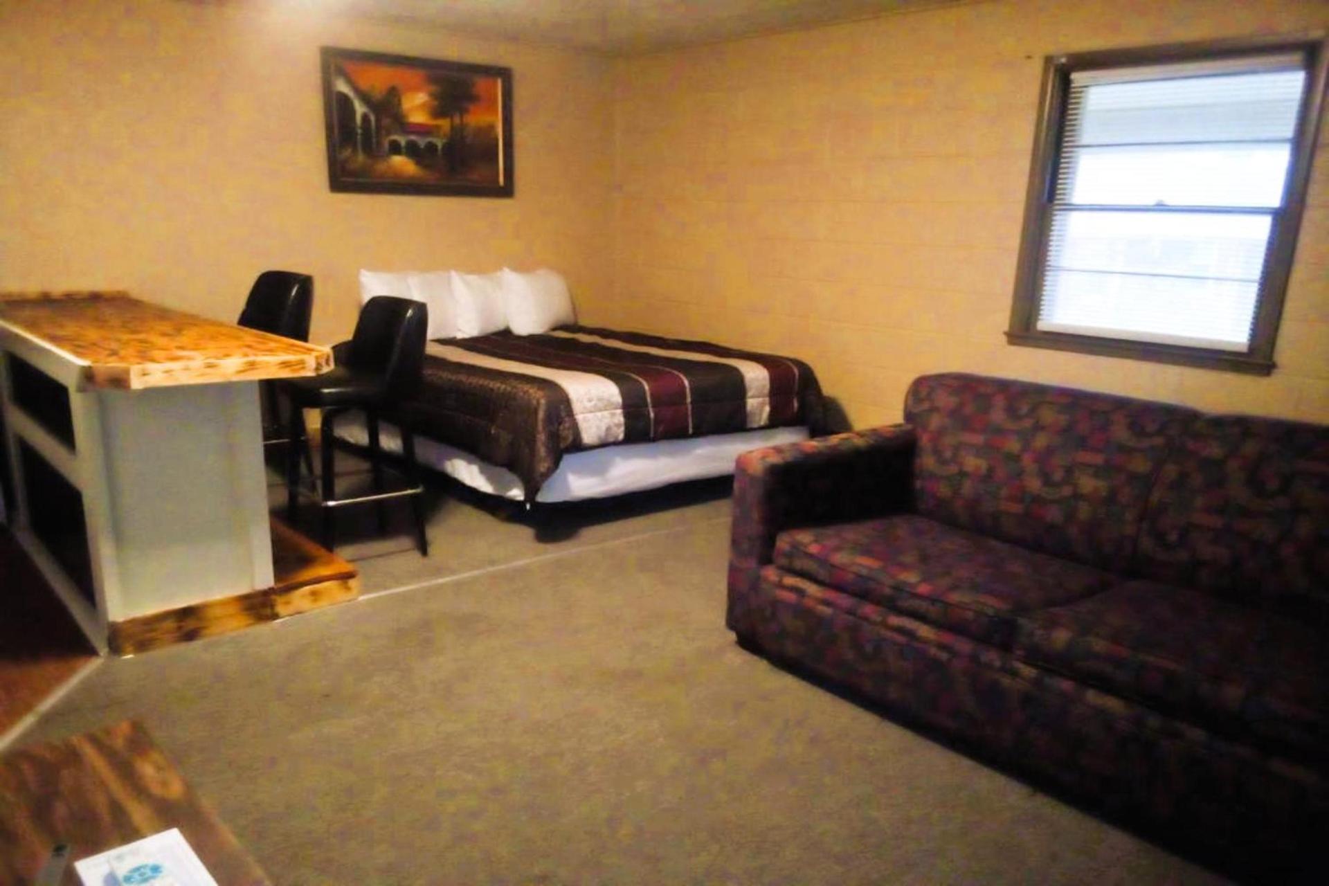 Love Hotels Murdo by OYO on Interstate 90 photo 17