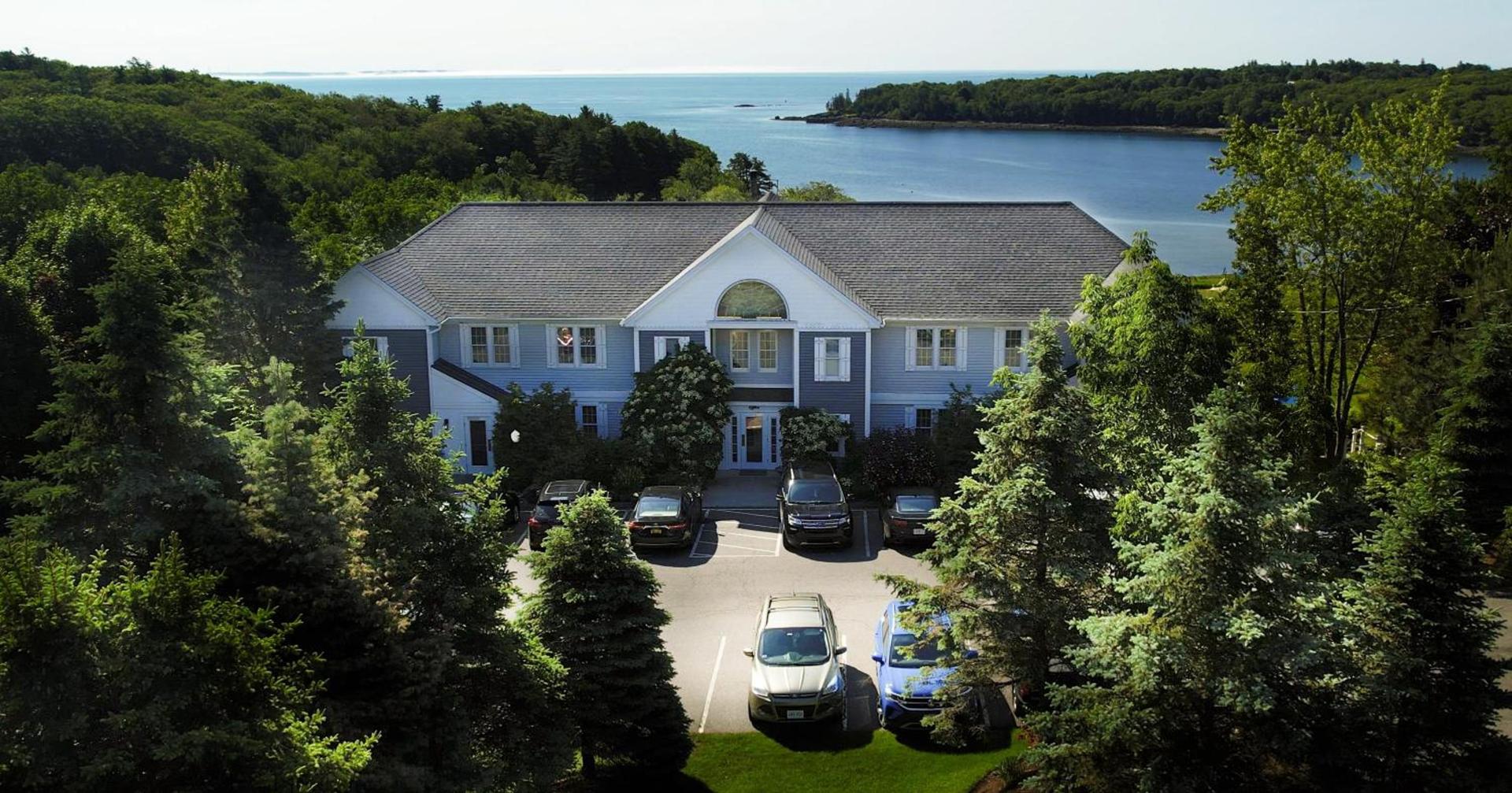 Strawberry Hill Seaside Inn photo 16