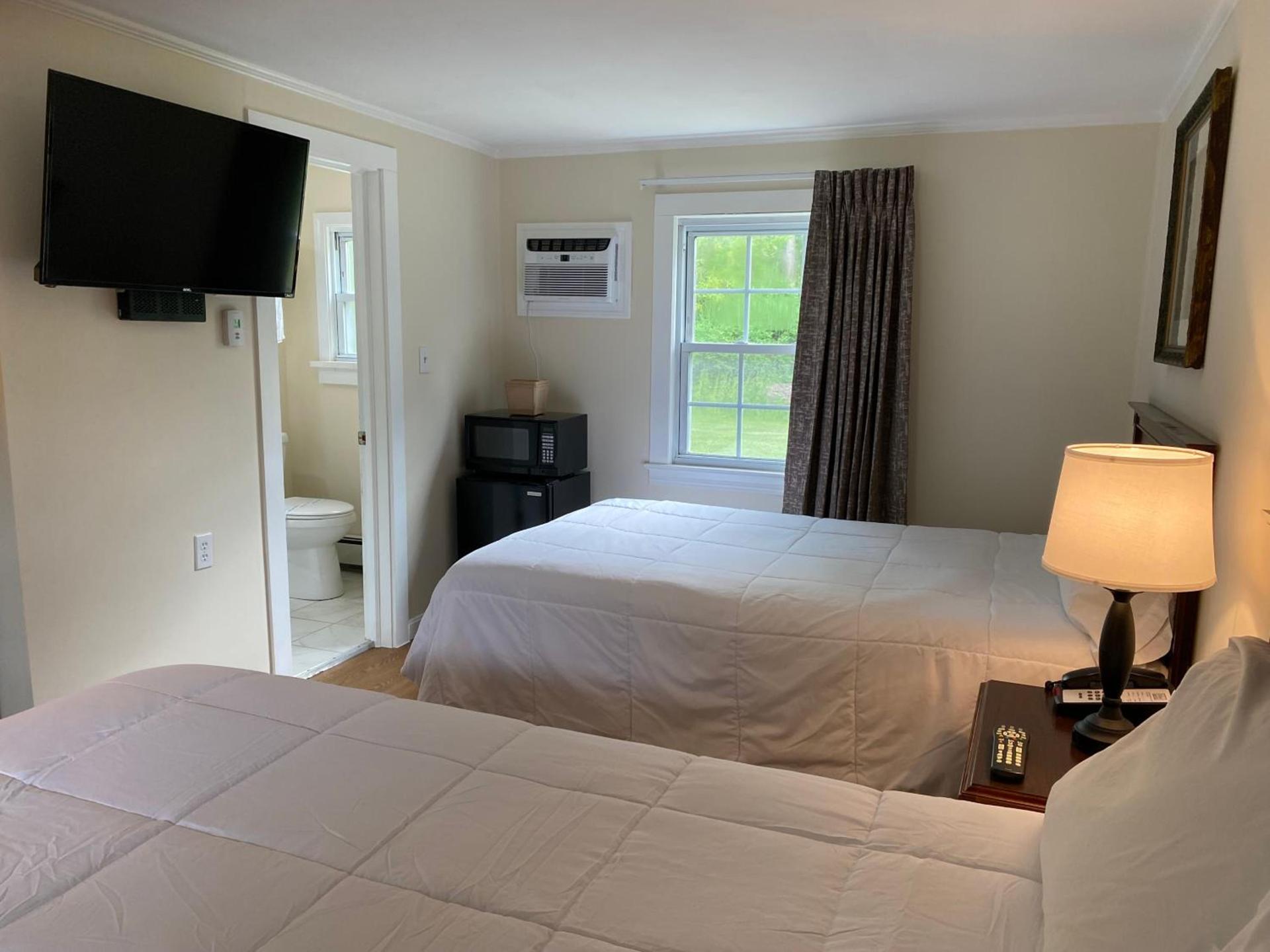 Villager Motel photo 26
