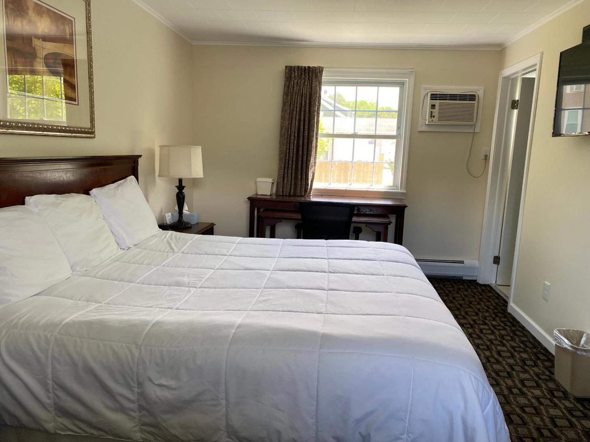 Villager Motel photo 25