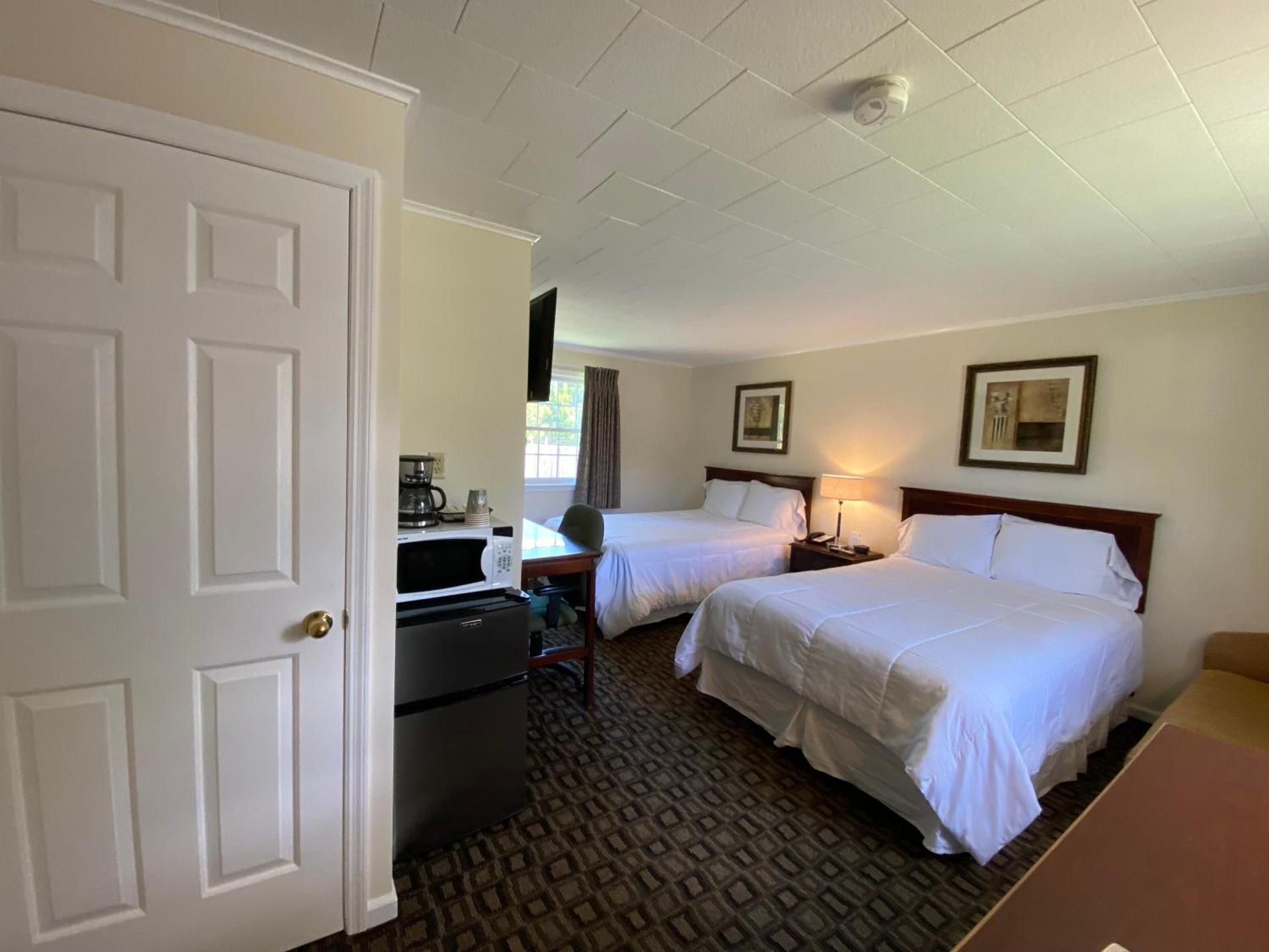 Villager Motel photo 31