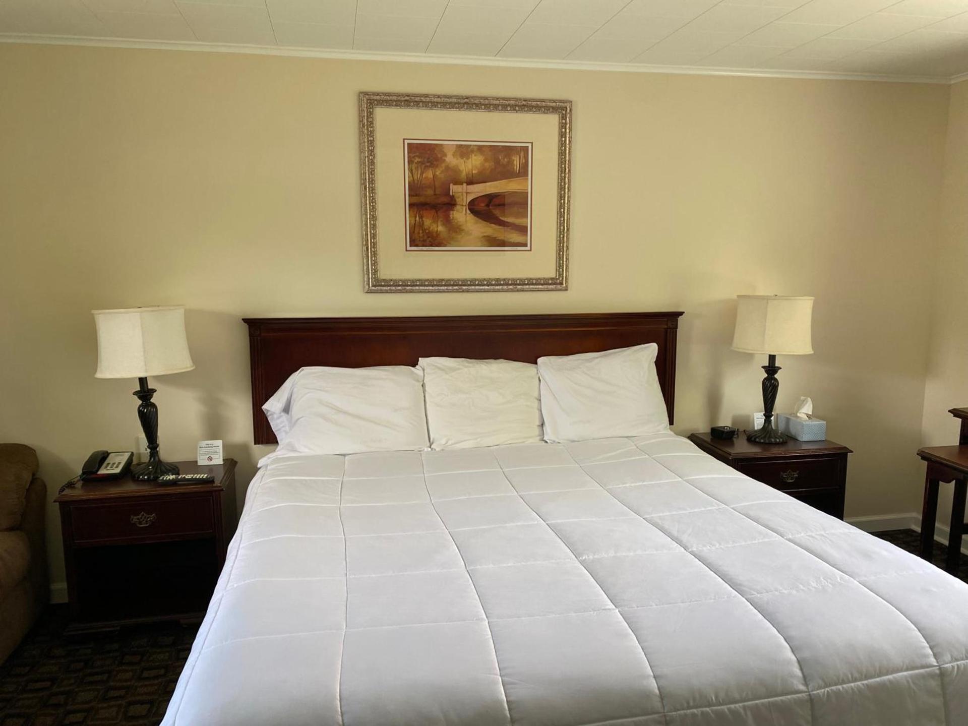 Villager Motel photo 6