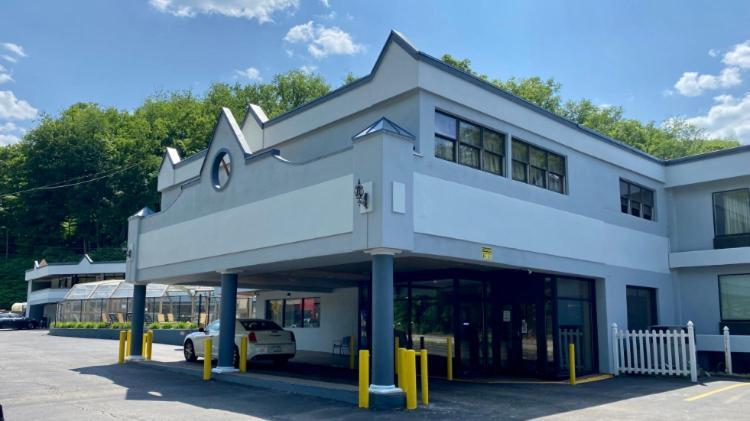 Days Inn by Wyndham Pittsburgh photo 1