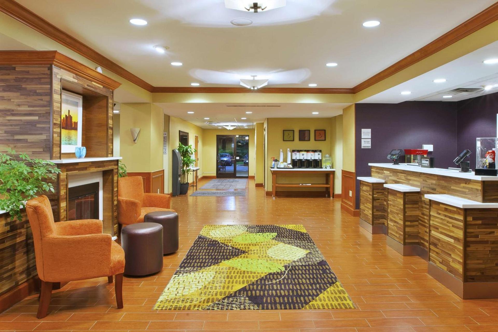Hampton Inn Commerce/Novi photo 2