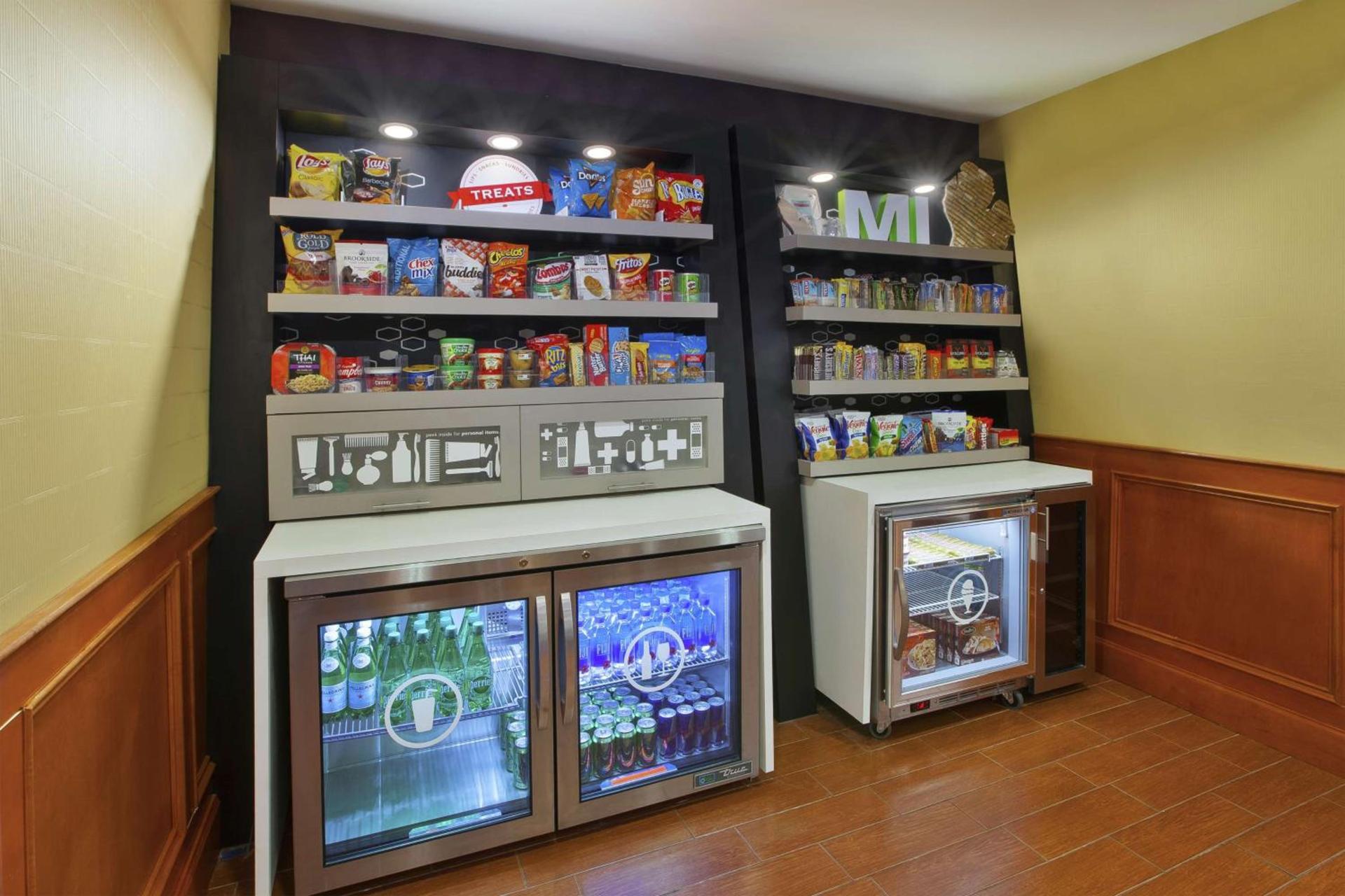 Hampton Inn Commerce/Novi photo 12