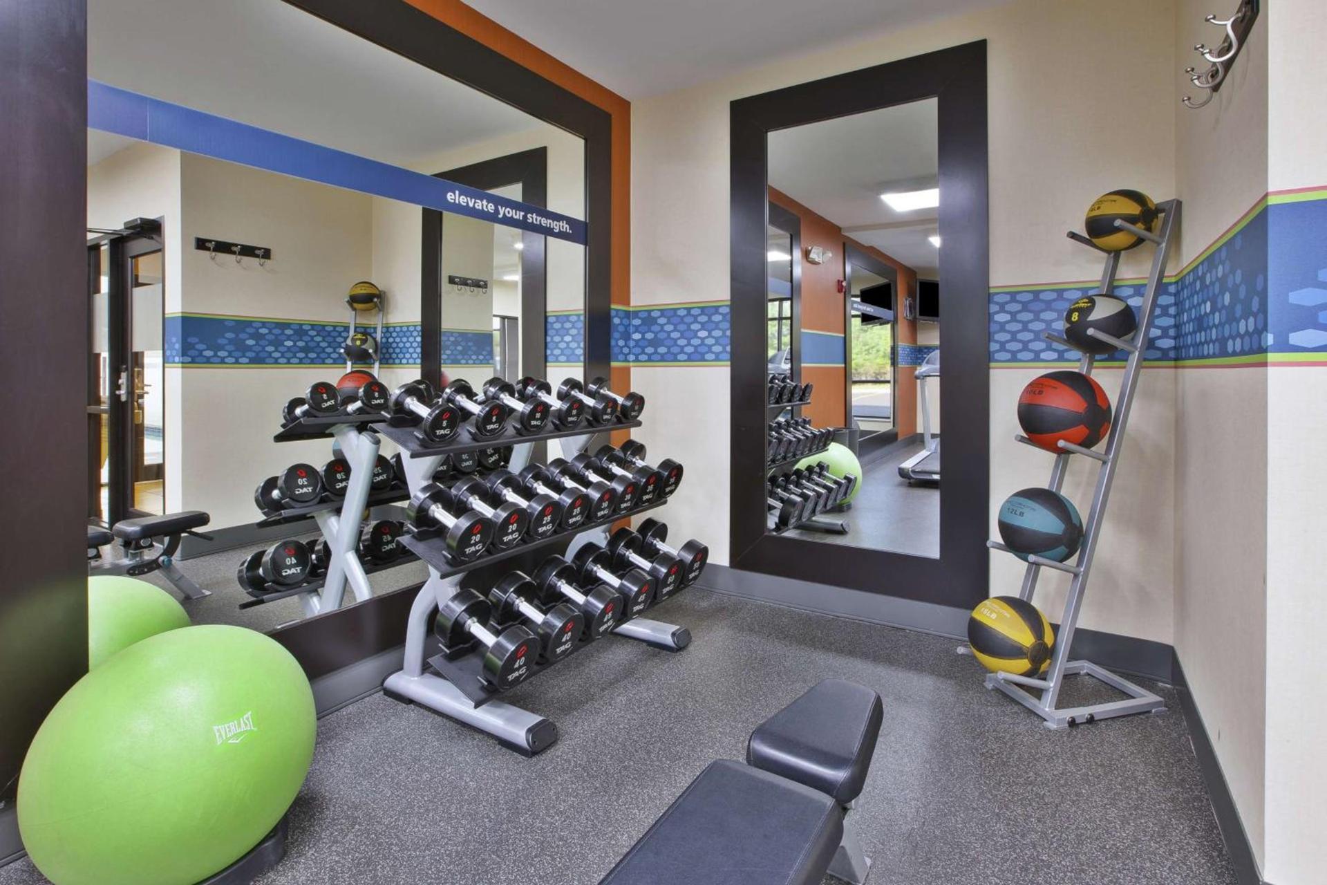 Hampton Inn Commerce/Novi photo 17