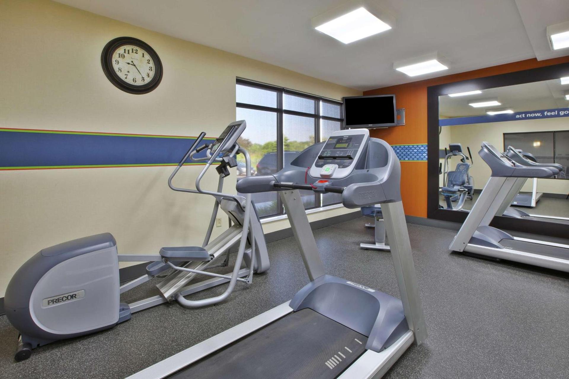 Hampton Inn Commerce/Novi photo 18