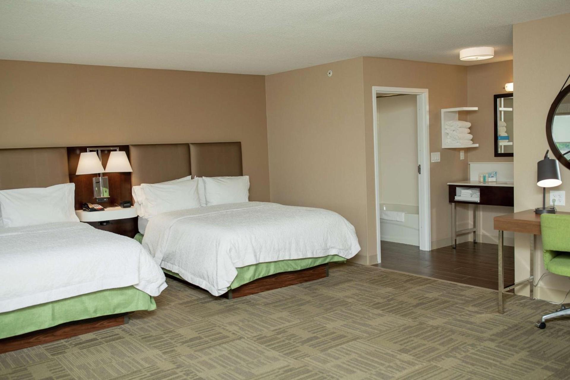 Hampton Inn Commerce/Novi photo 19