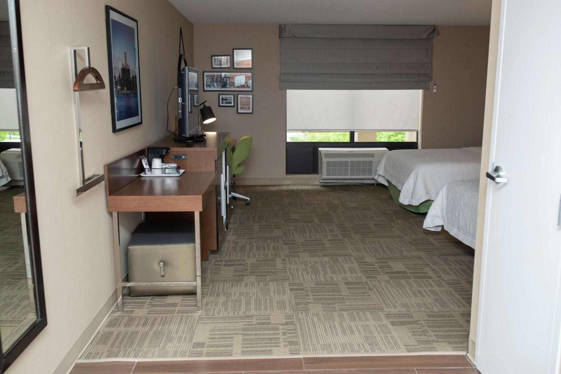 Hampton Inn Commerce/Novi photo 21