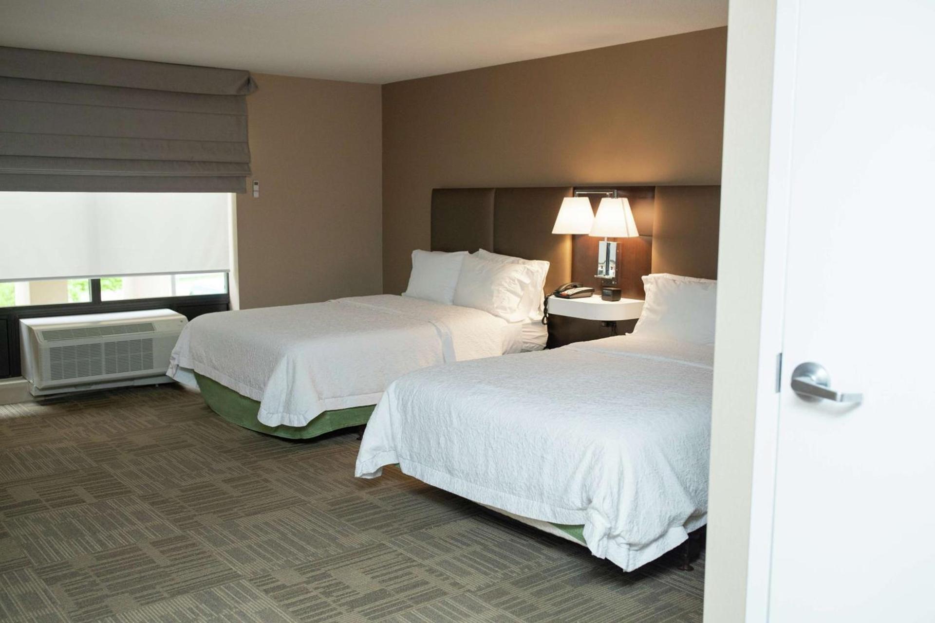 Hampton Inn Commerce/Novi photo 23