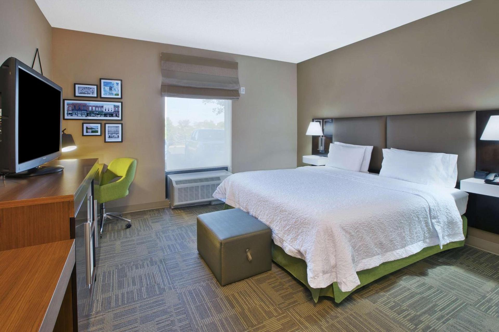 Hampton Inn Commerce/Novi photo 25