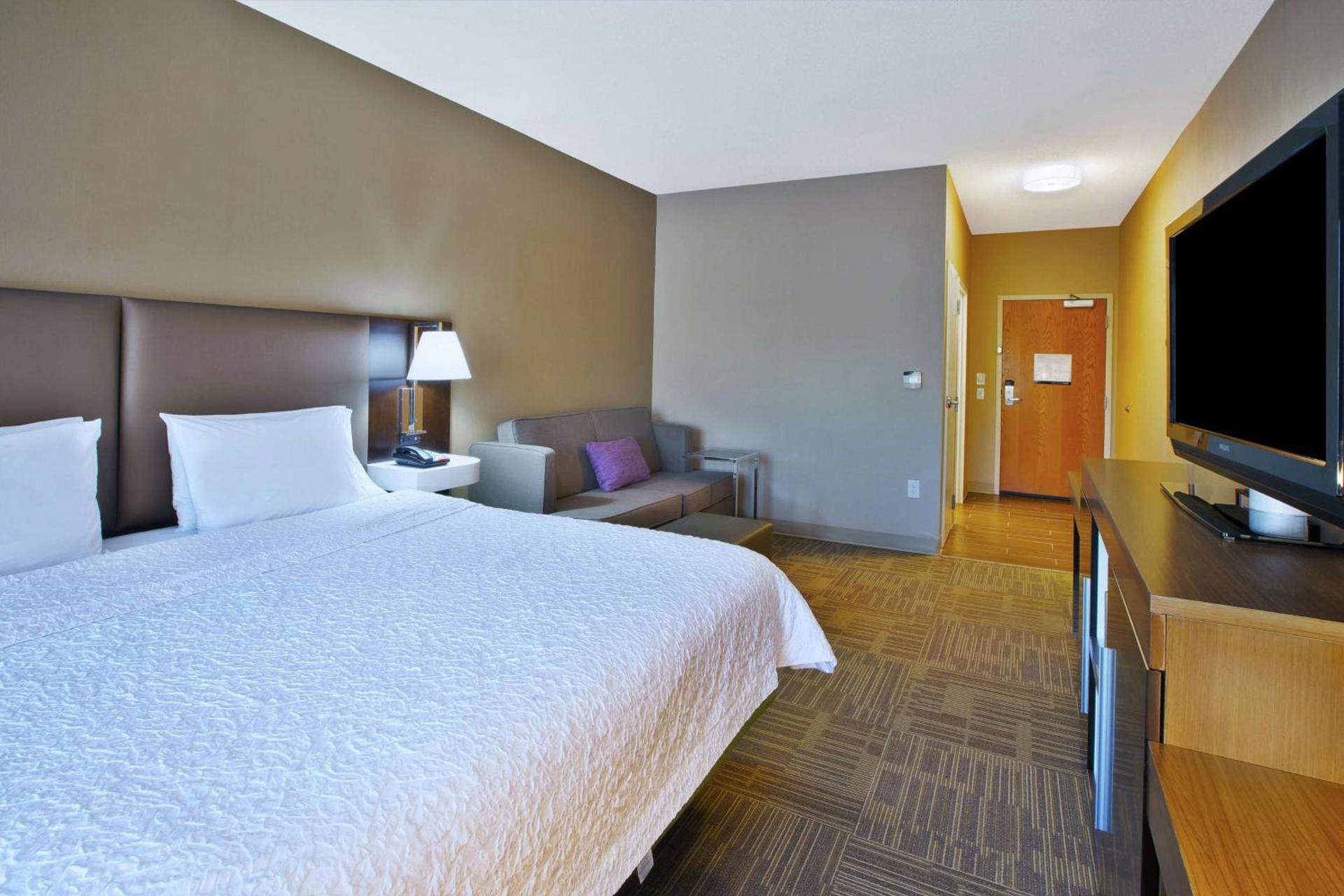 Hampton Inn Commerce/Novi photo 28